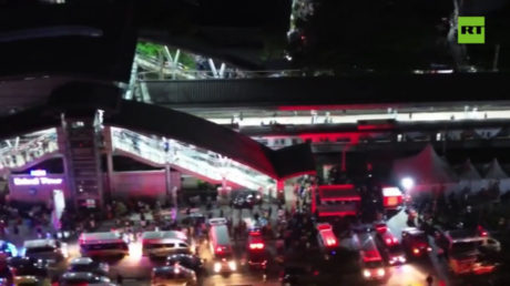 Train crash kills 15 in Indonesia (VIDEO)