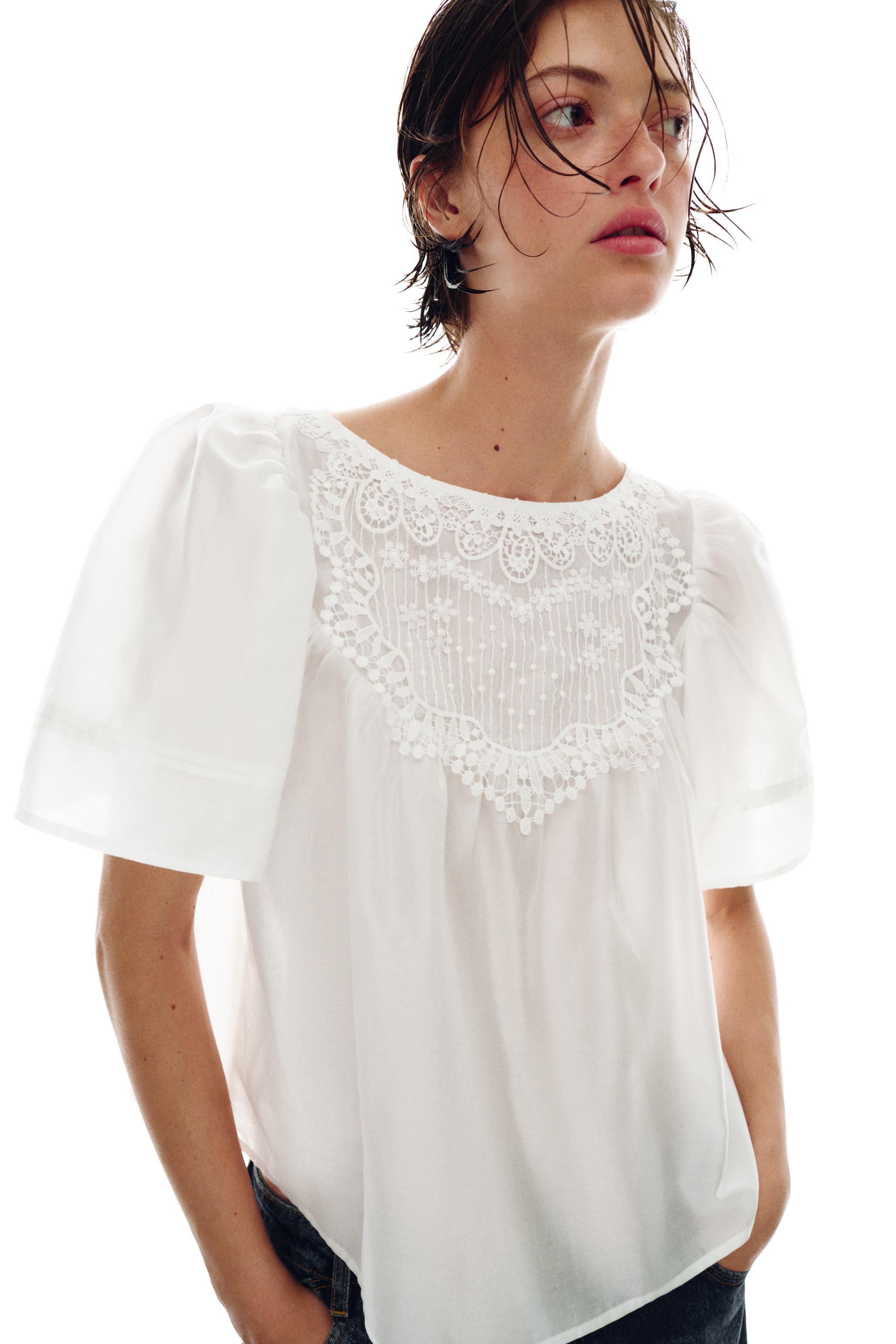 Embroidered Short Sleeve Blouse