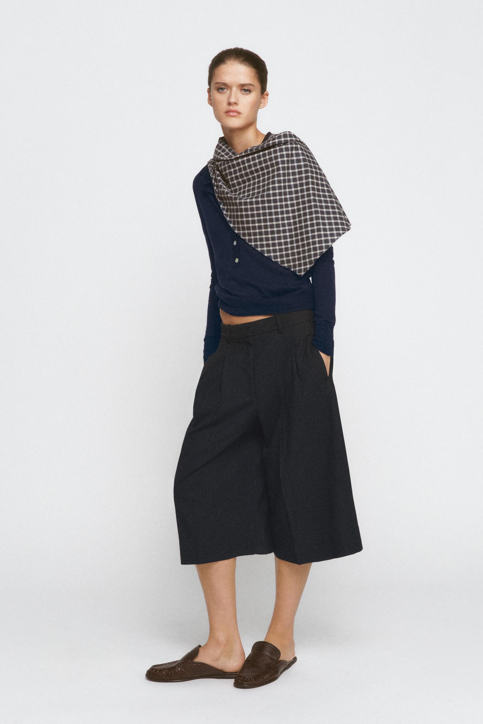 Pleated Pinstripe Bermuda Shorts Zw Collection