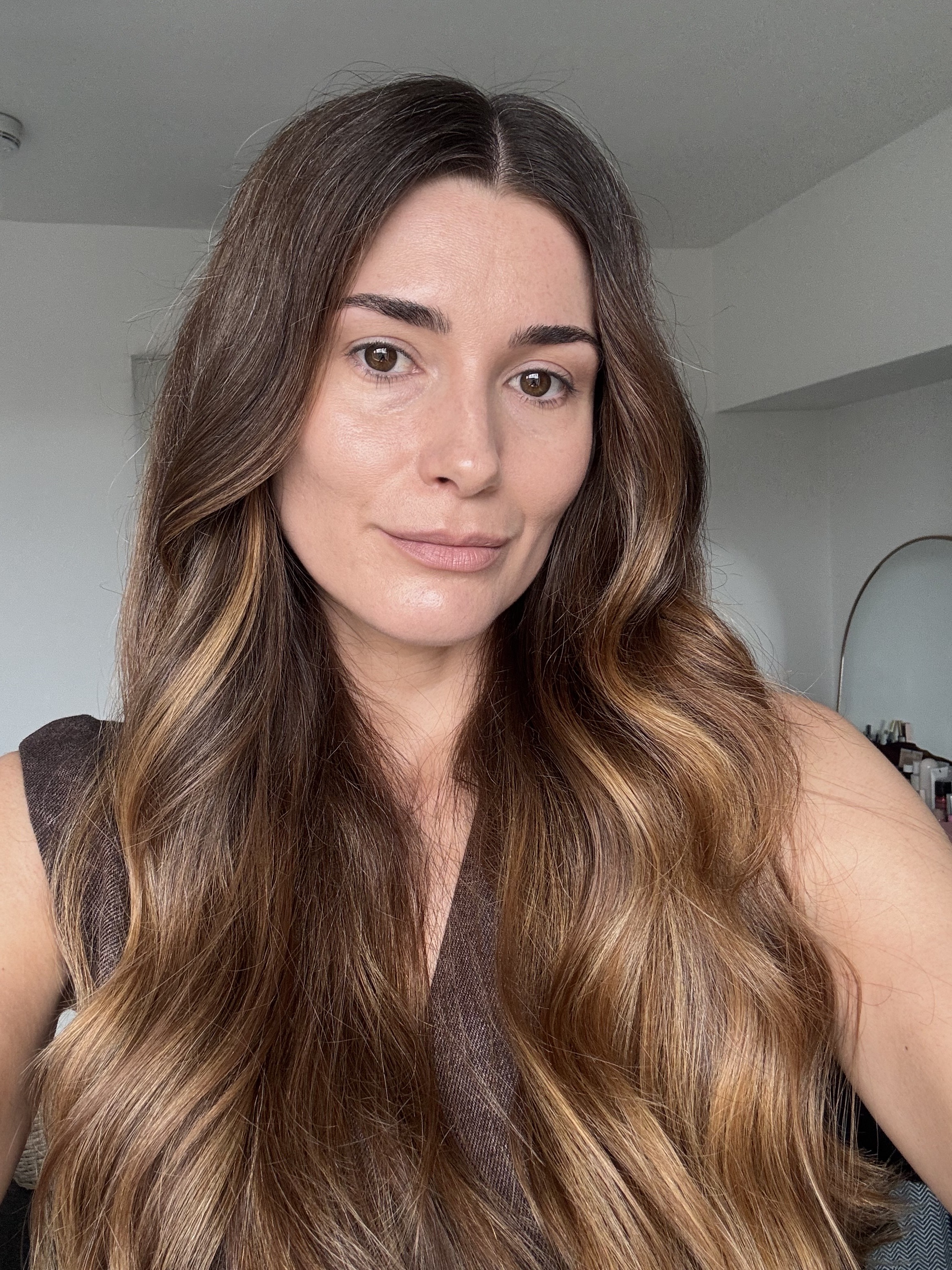 Eleanor with bare lashes