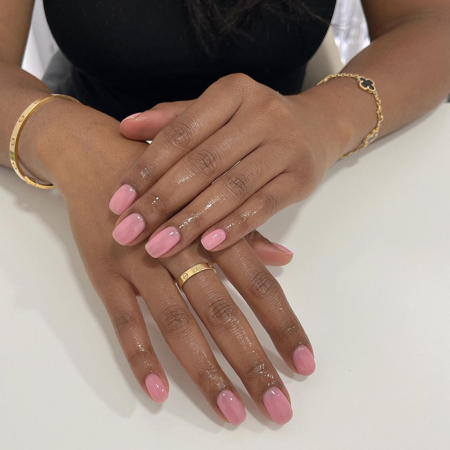 @corrinnabianca lipgloss pink nails