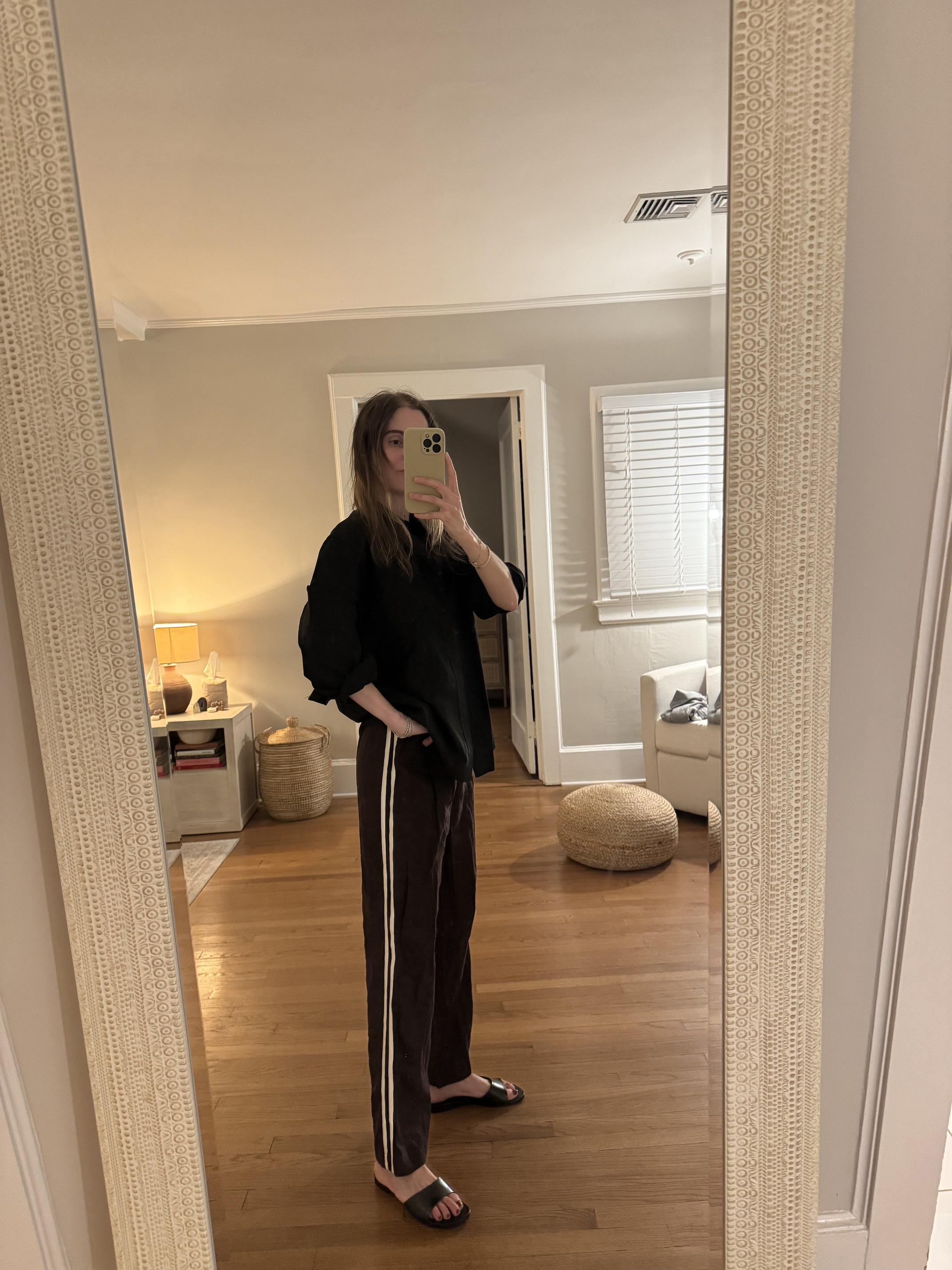 Tessa Faye O'Connell wearing Donni pants