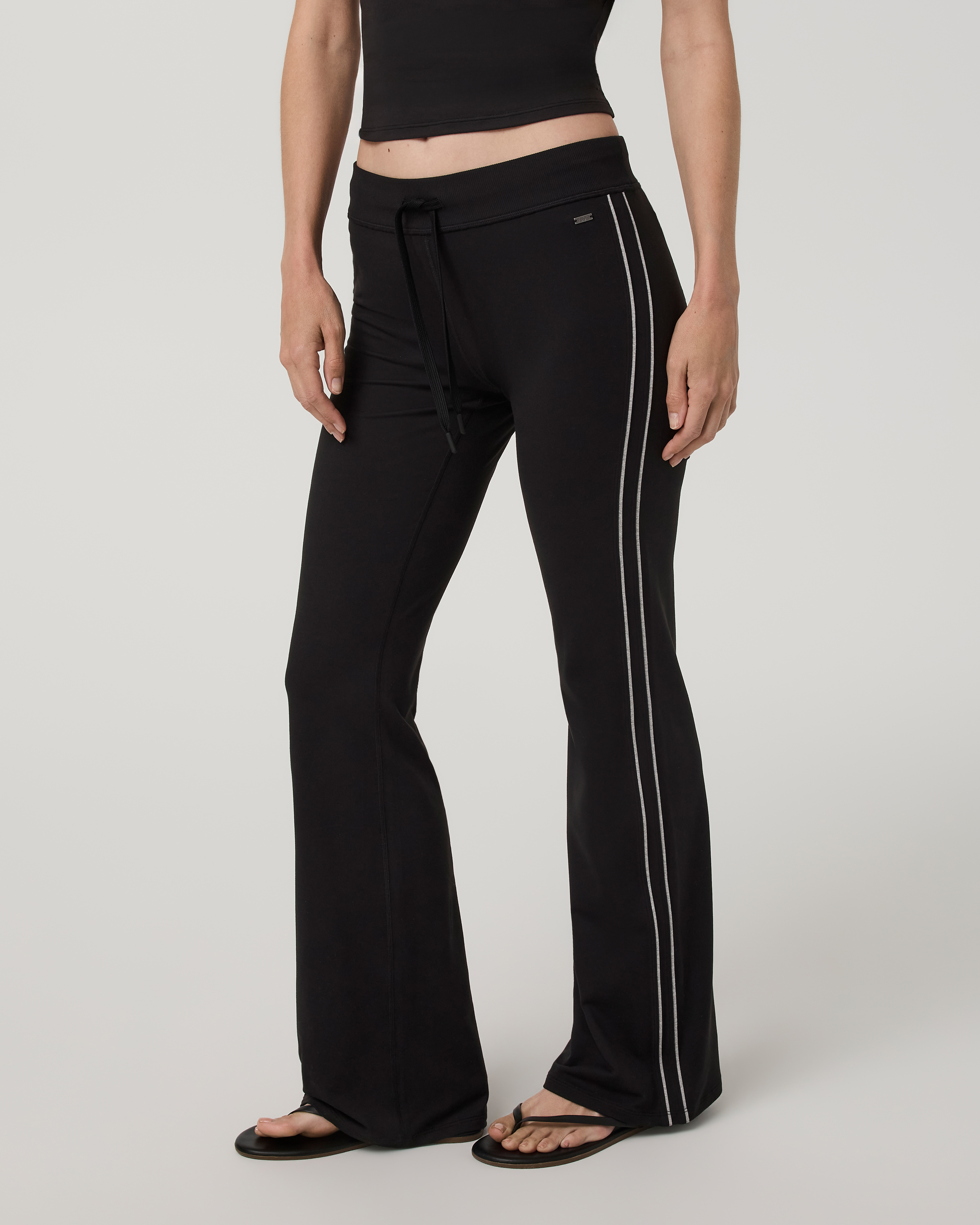 Halo Low Rise Slim Flare Retro Pant - Solid Black - Xxs