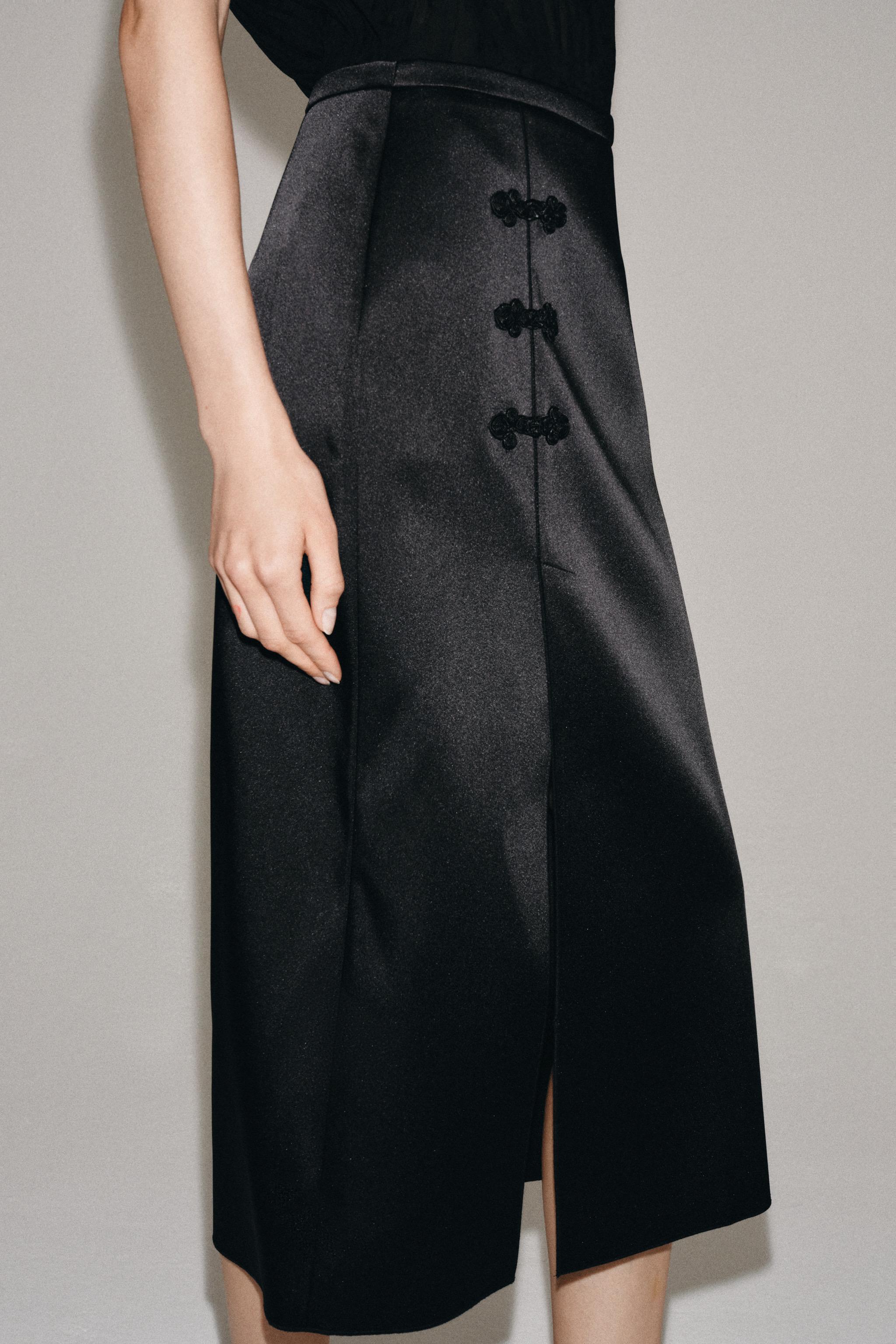 Satin Effect Frog Fastening Skirt Zw Collection - Black - Xs