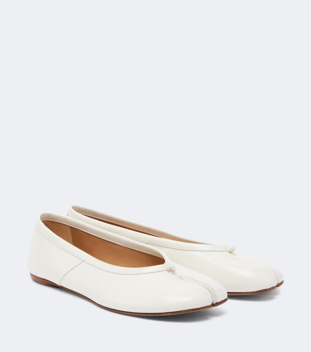 Tabi Leather Ballet Flats in White - Maison Margiela