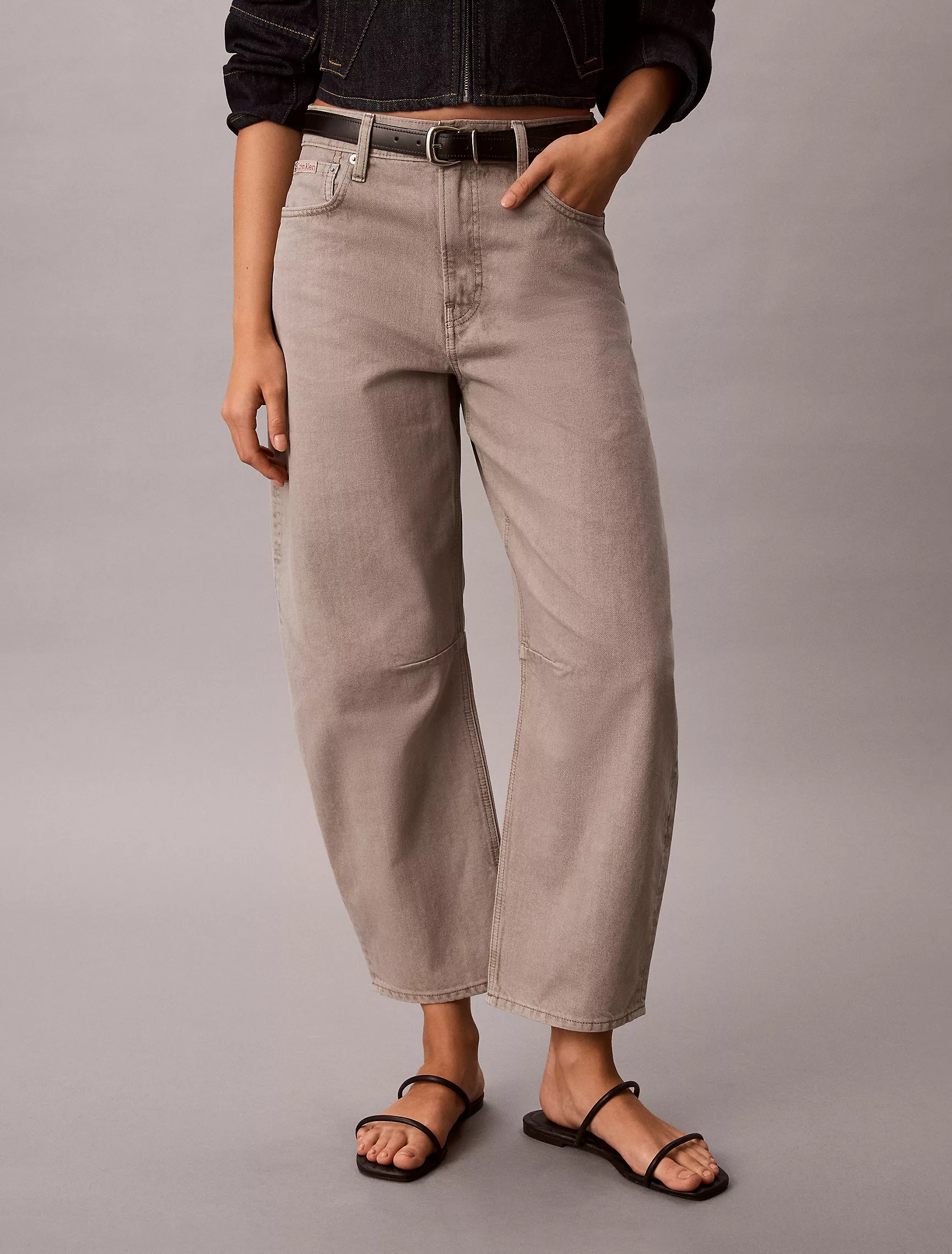 Cropped Barrel Jeans