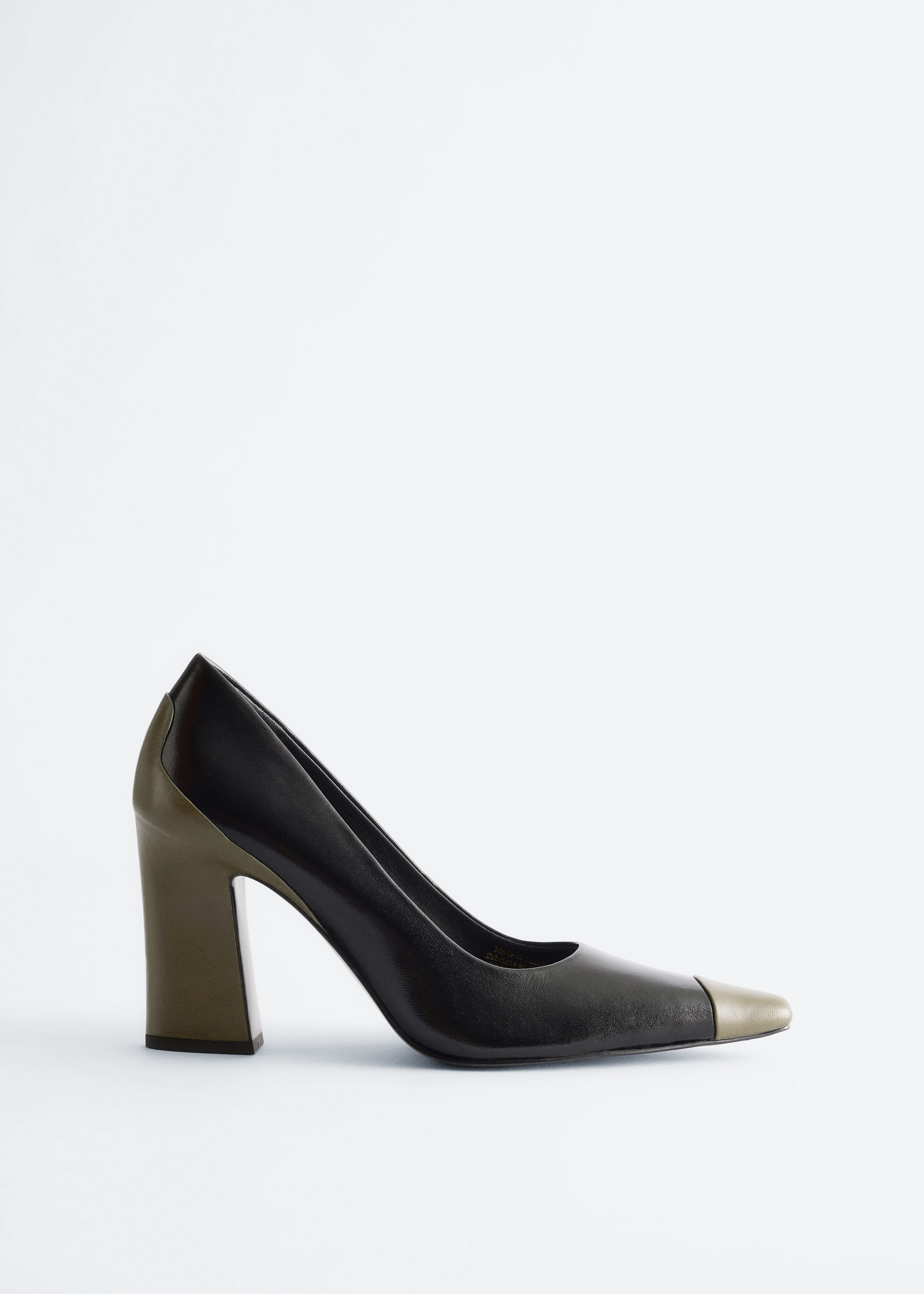 Colour-Blocked Leather Pumps - Black/green
