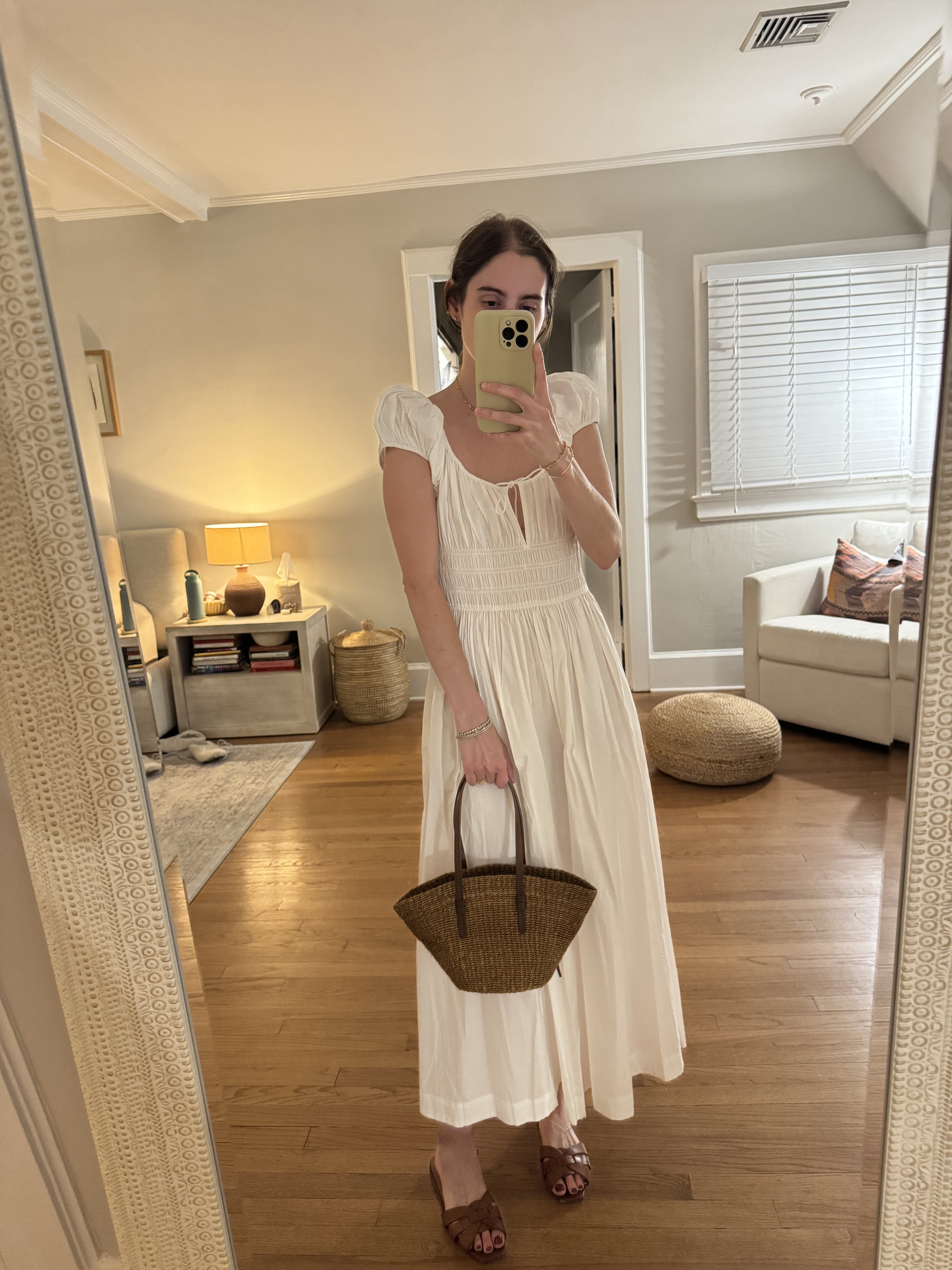 Tessa Faye O'Connell styling a Poolside bag