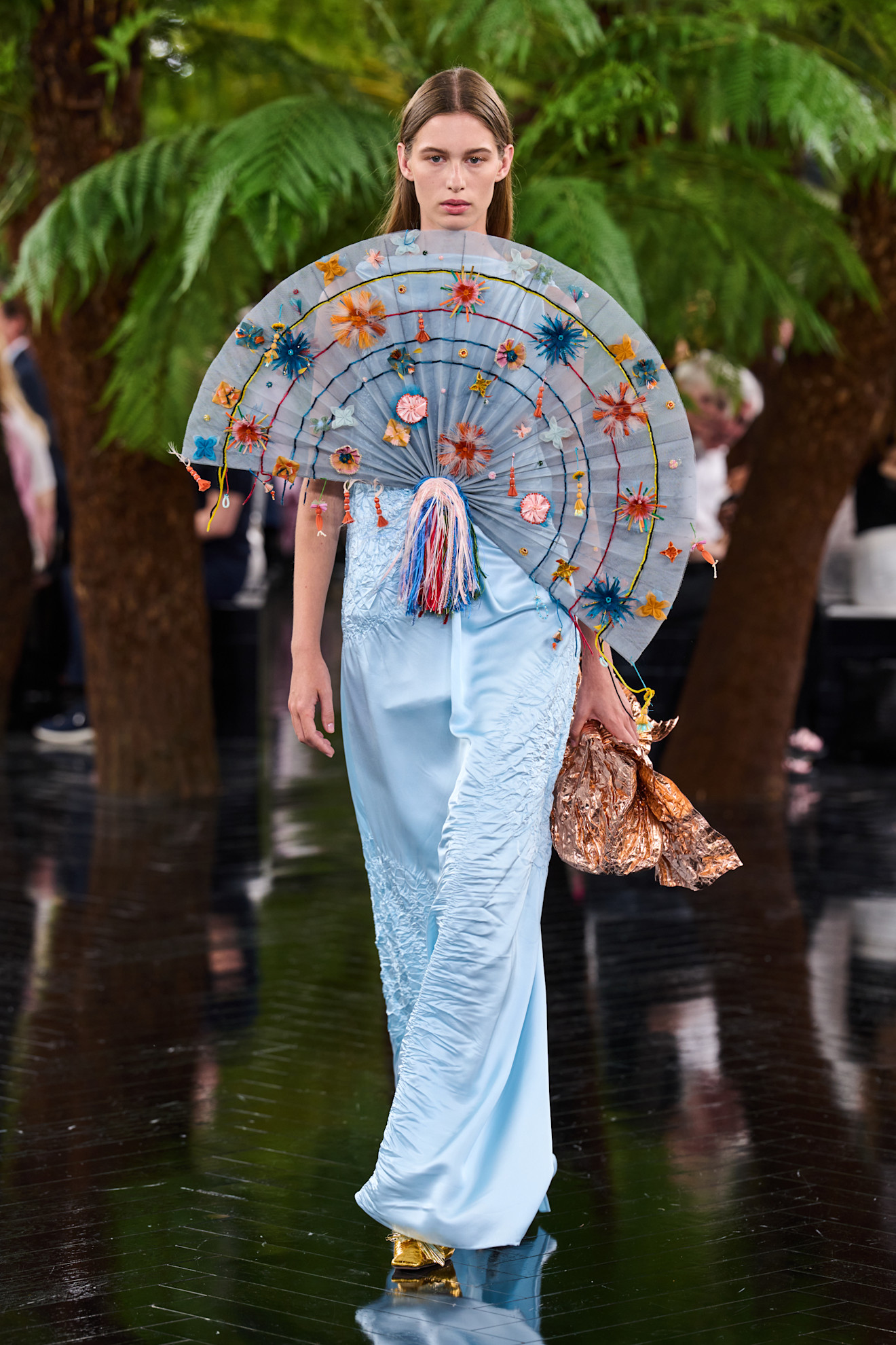An image of the Dior FW26 Haute Couture runway.
