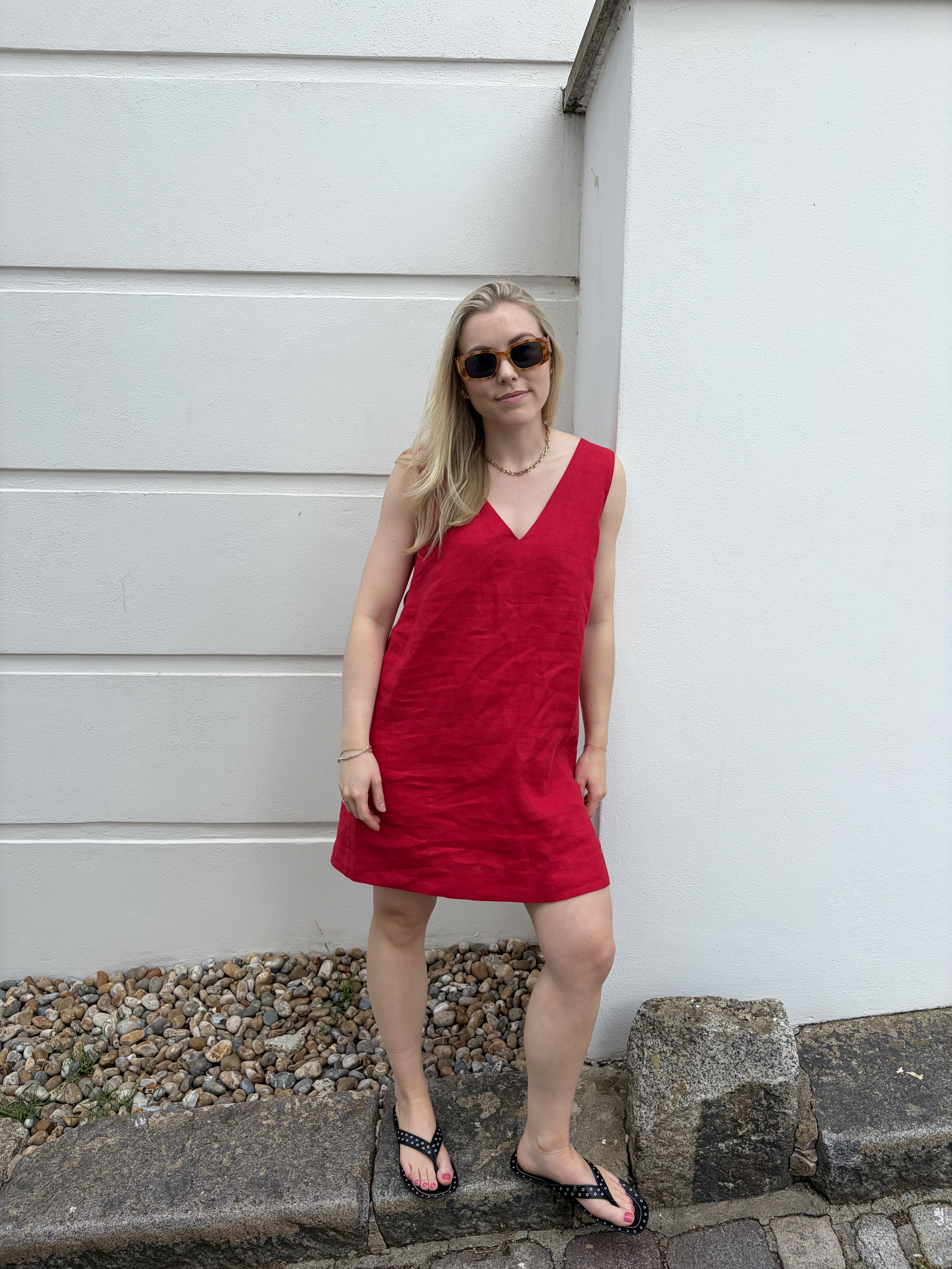 I've Found It: The Anti-Trend Linen Dress Elegant People Will Be Relying On All Summer