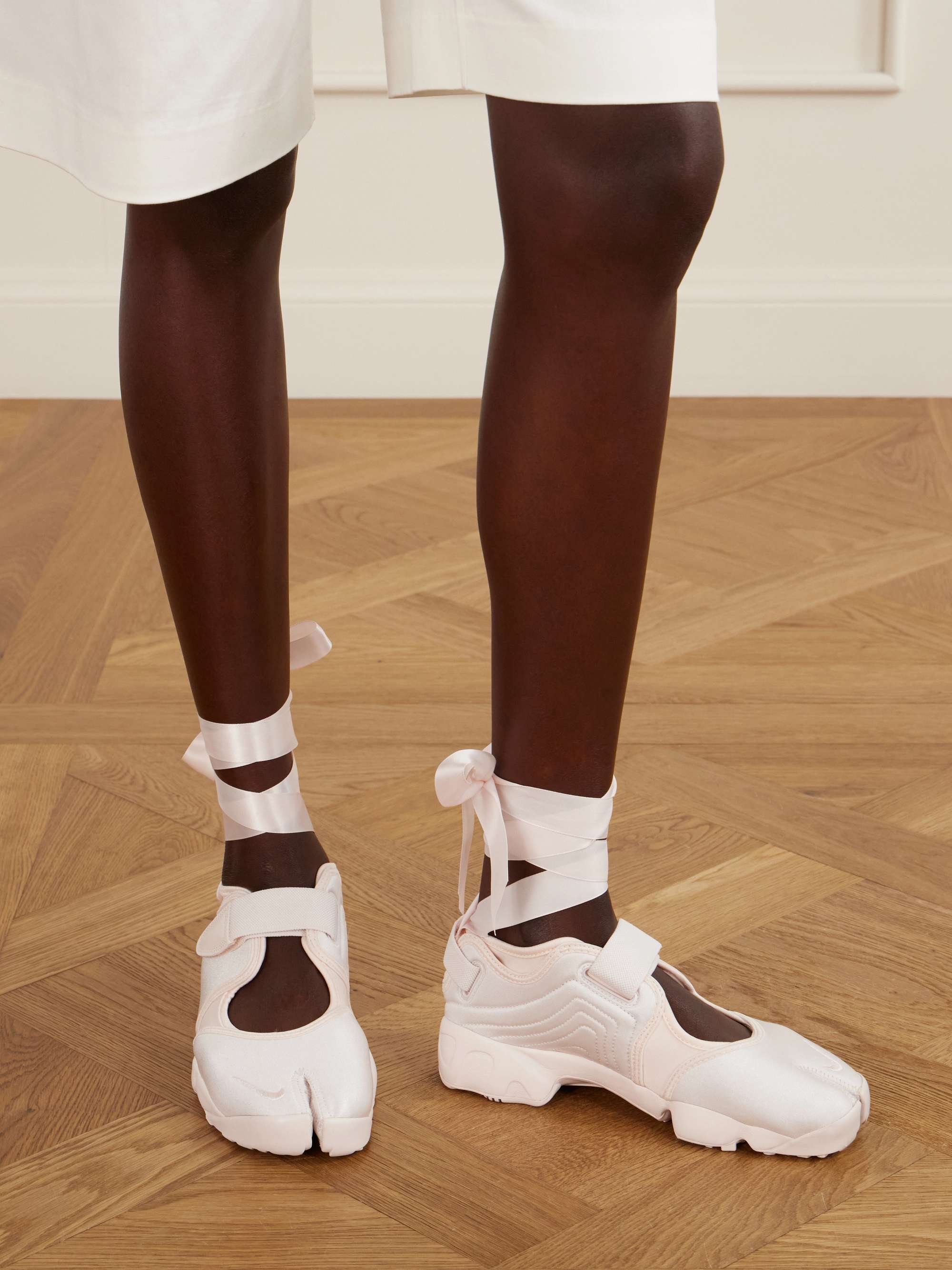 Air Rift Mesh Split-Toe Sneakers