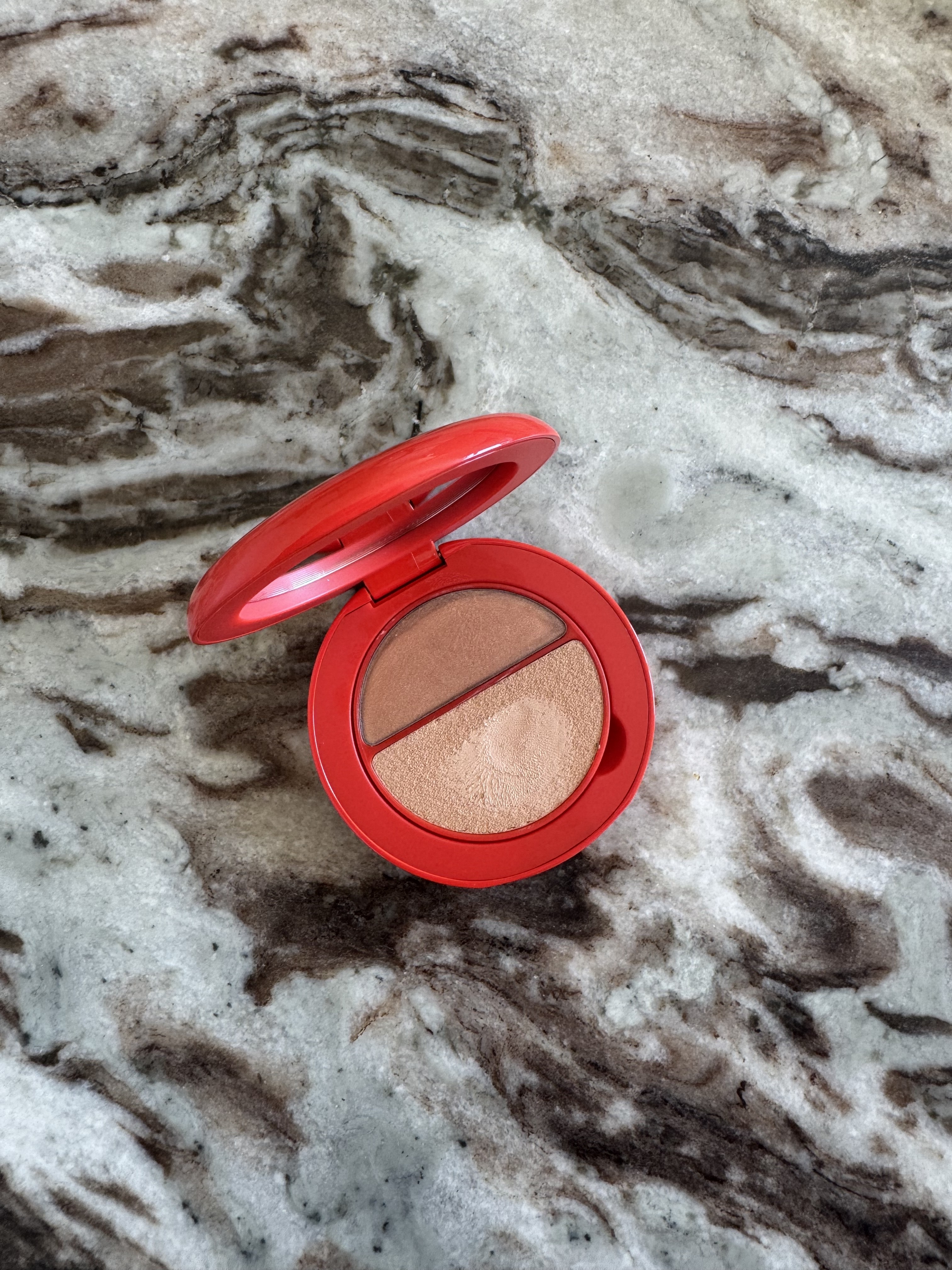Fara Homidi complexion compact