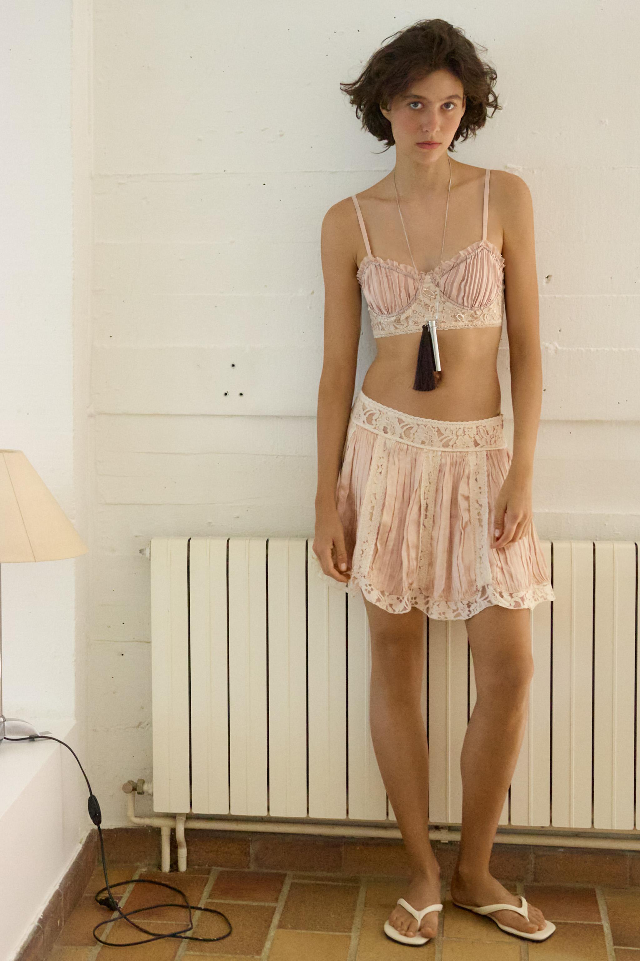 Pleated Lace Beaded Mini Skirt - Pink - Xs