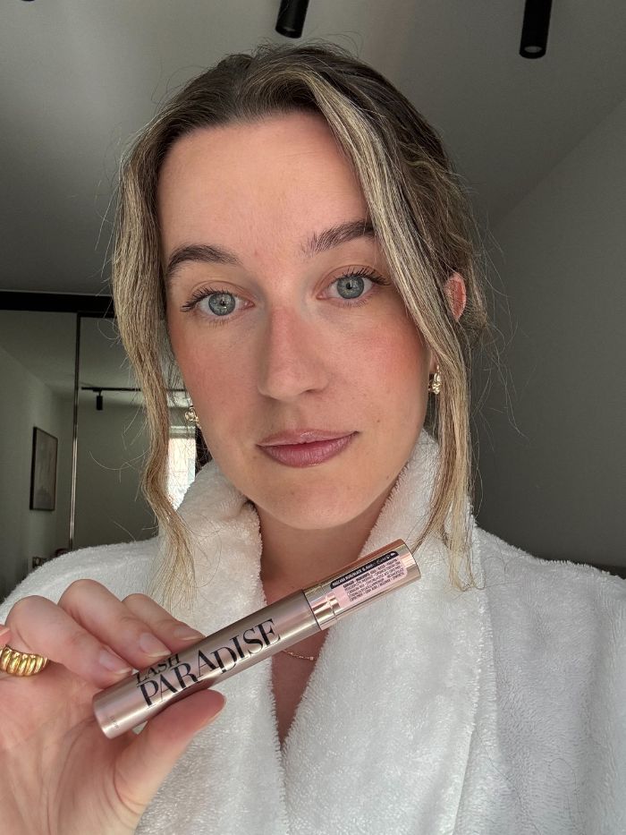 Deputy beauty editor Grace Lindsay testing the L'Or&eacute;al Paris Paradise Mascara