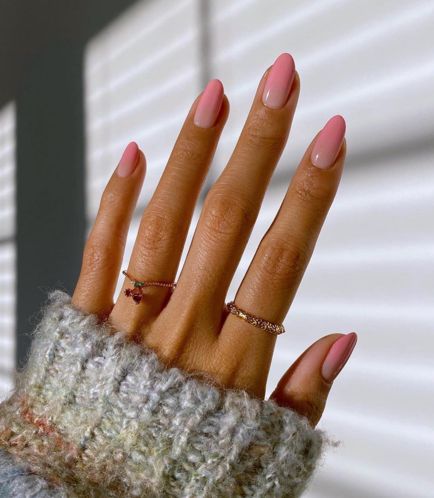 pink summer ombre nails @overglowedit