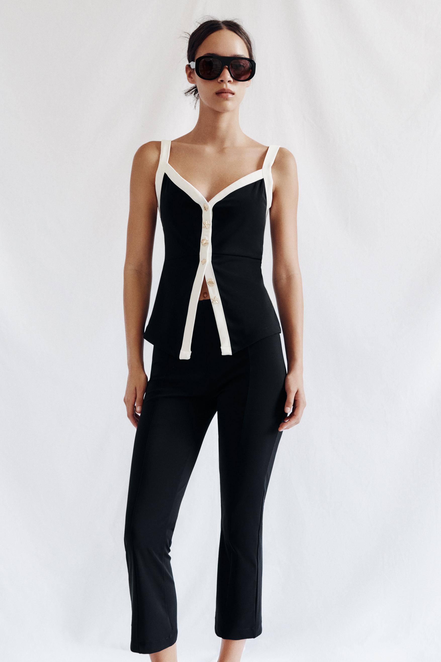 Contrast Button Top - Black - S