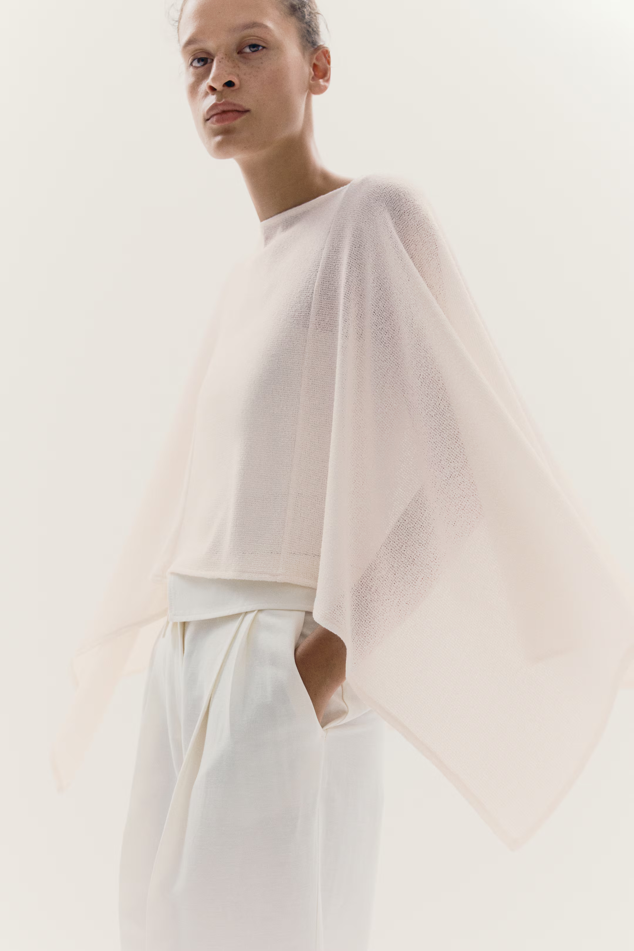 H&M, Fine-Knit Cape