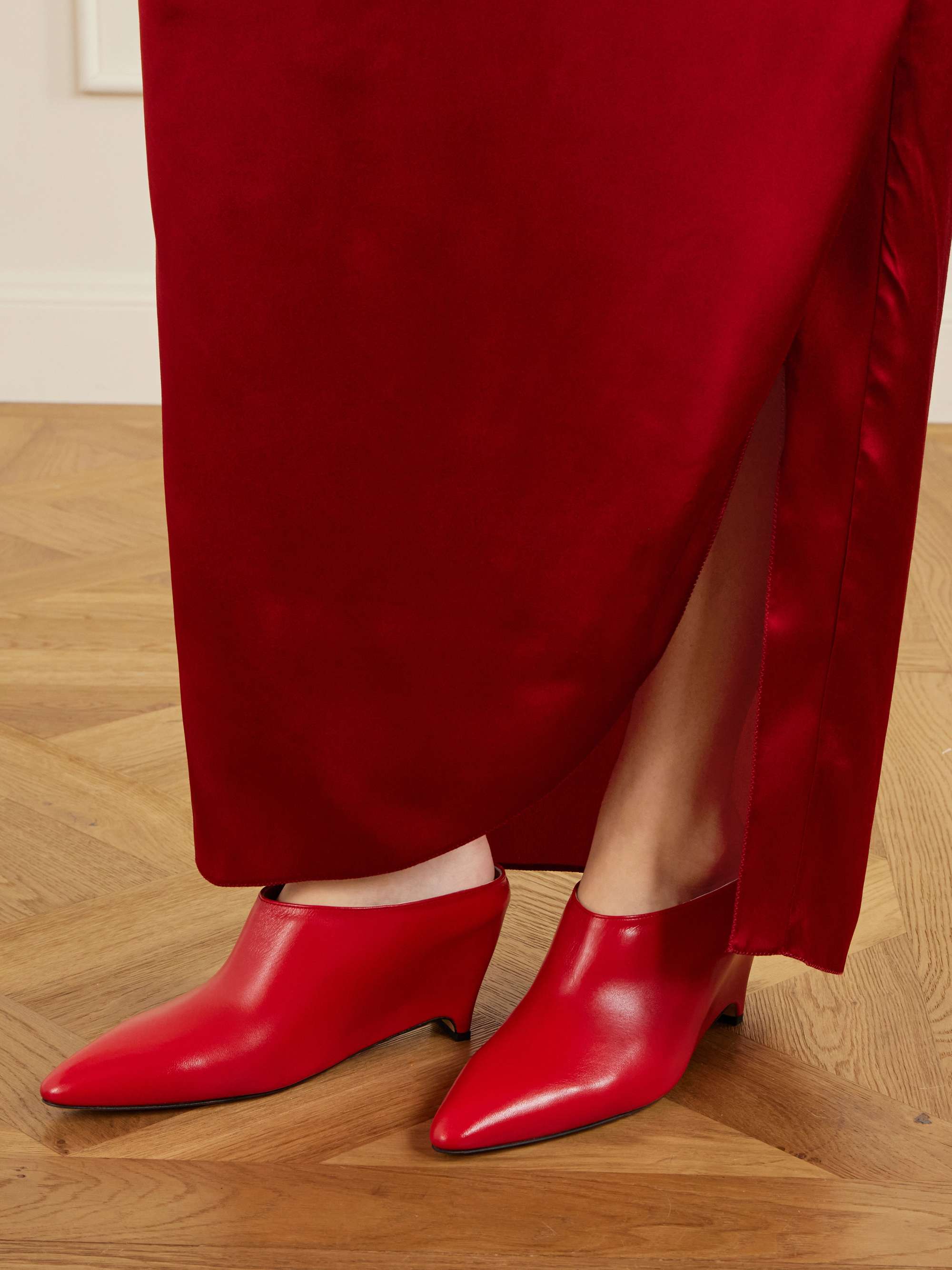 Heel-Less Leather Mules