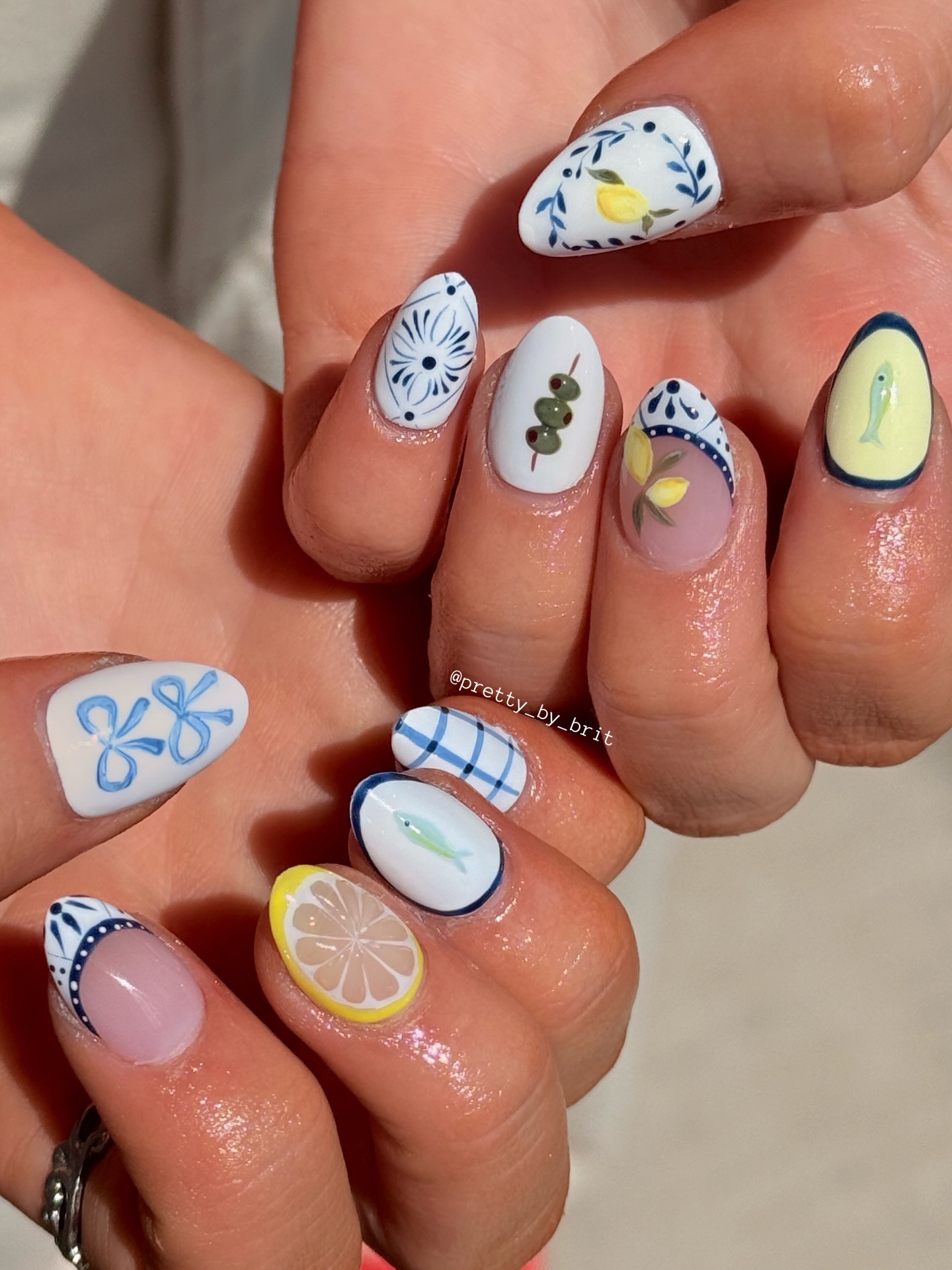 Mediterranean nail trend