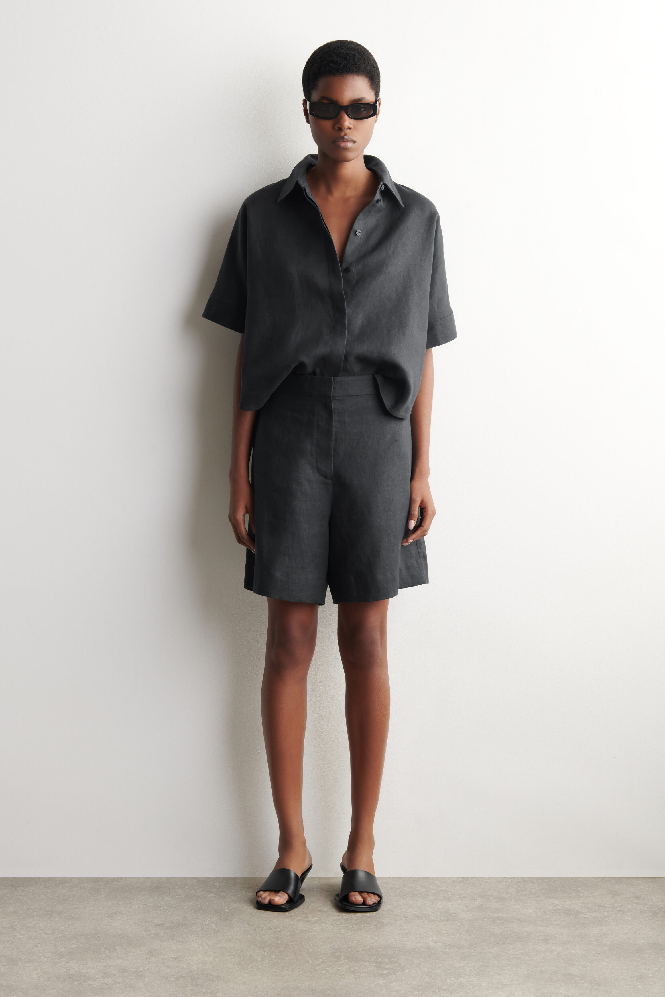Tailored Elasticated Linen Shorts