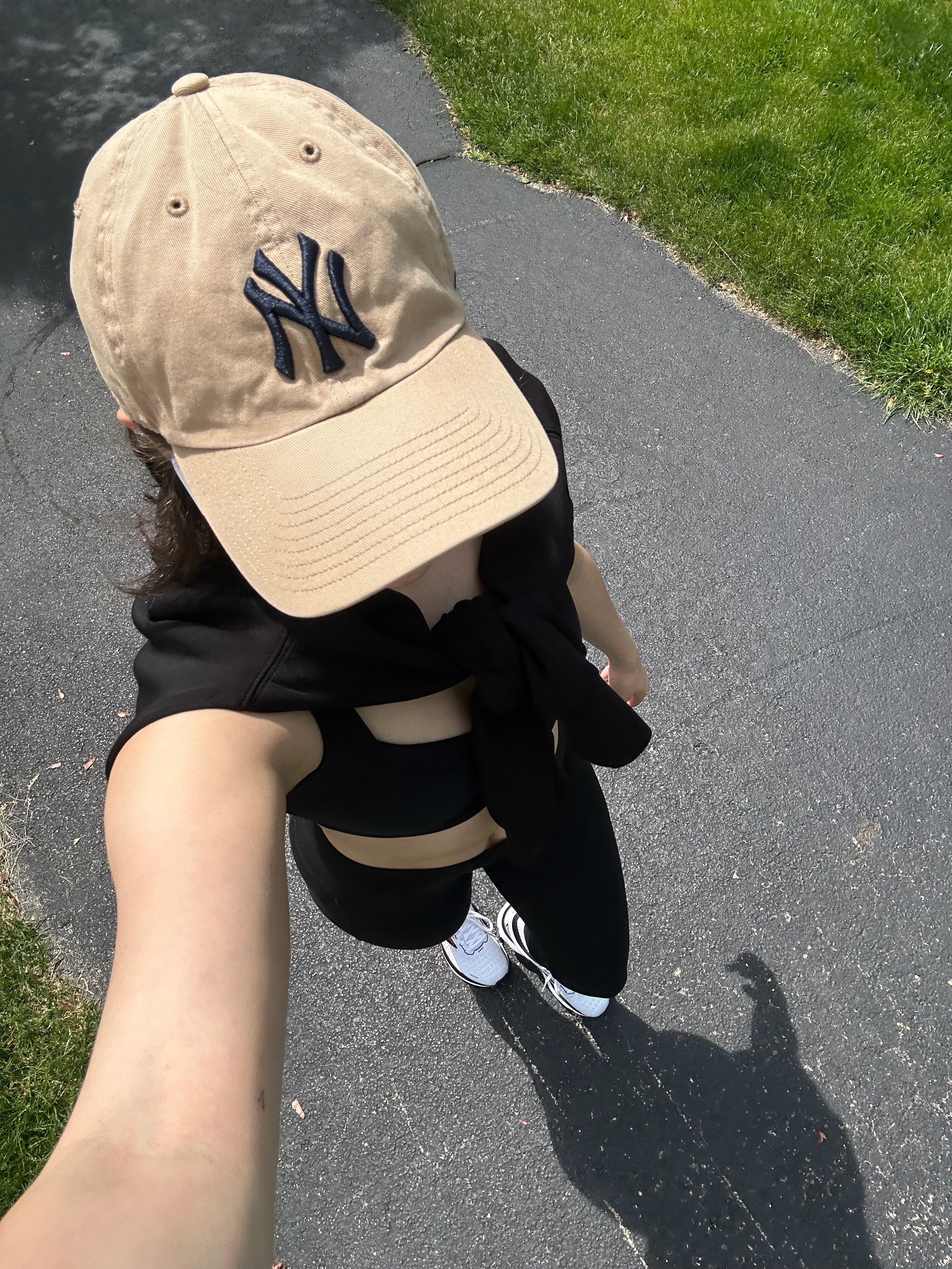 Who What Wear editor Alyssa Brascia out on a walk.