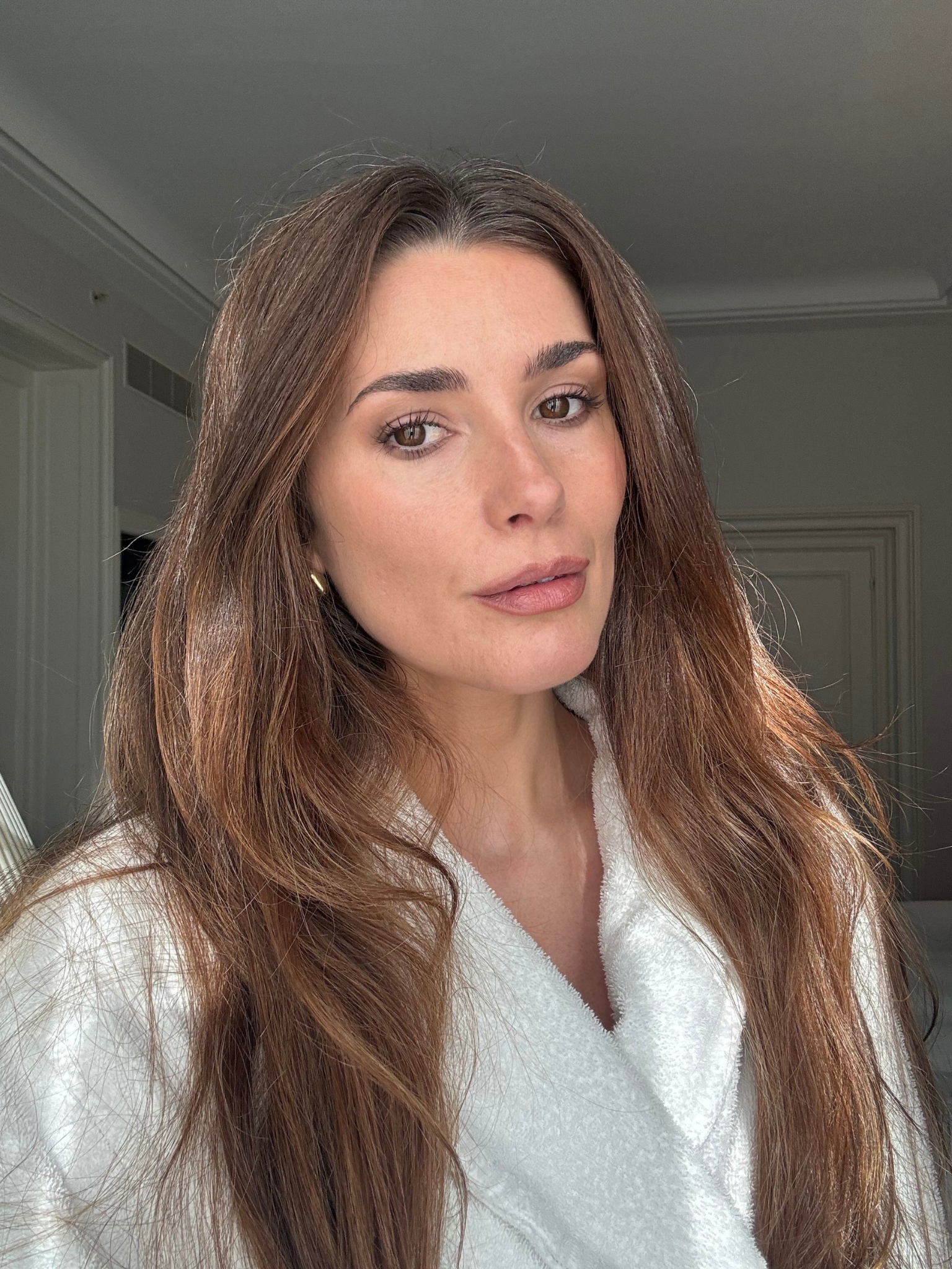 Eleanor Vousden wearing Summer Fridays Softline Lip Liner in Toffee and Westman Atelier's Lip Suede Lipstick in Pique