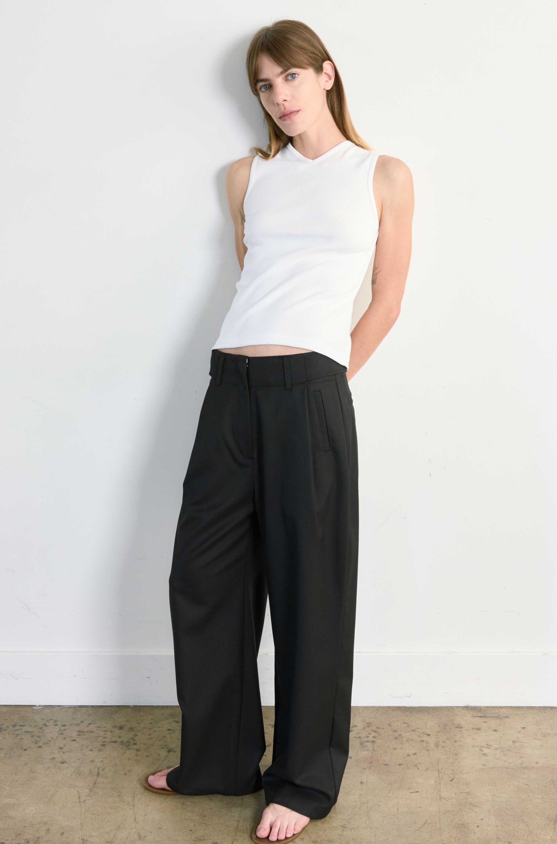 High V Neck Tank - Xs / White