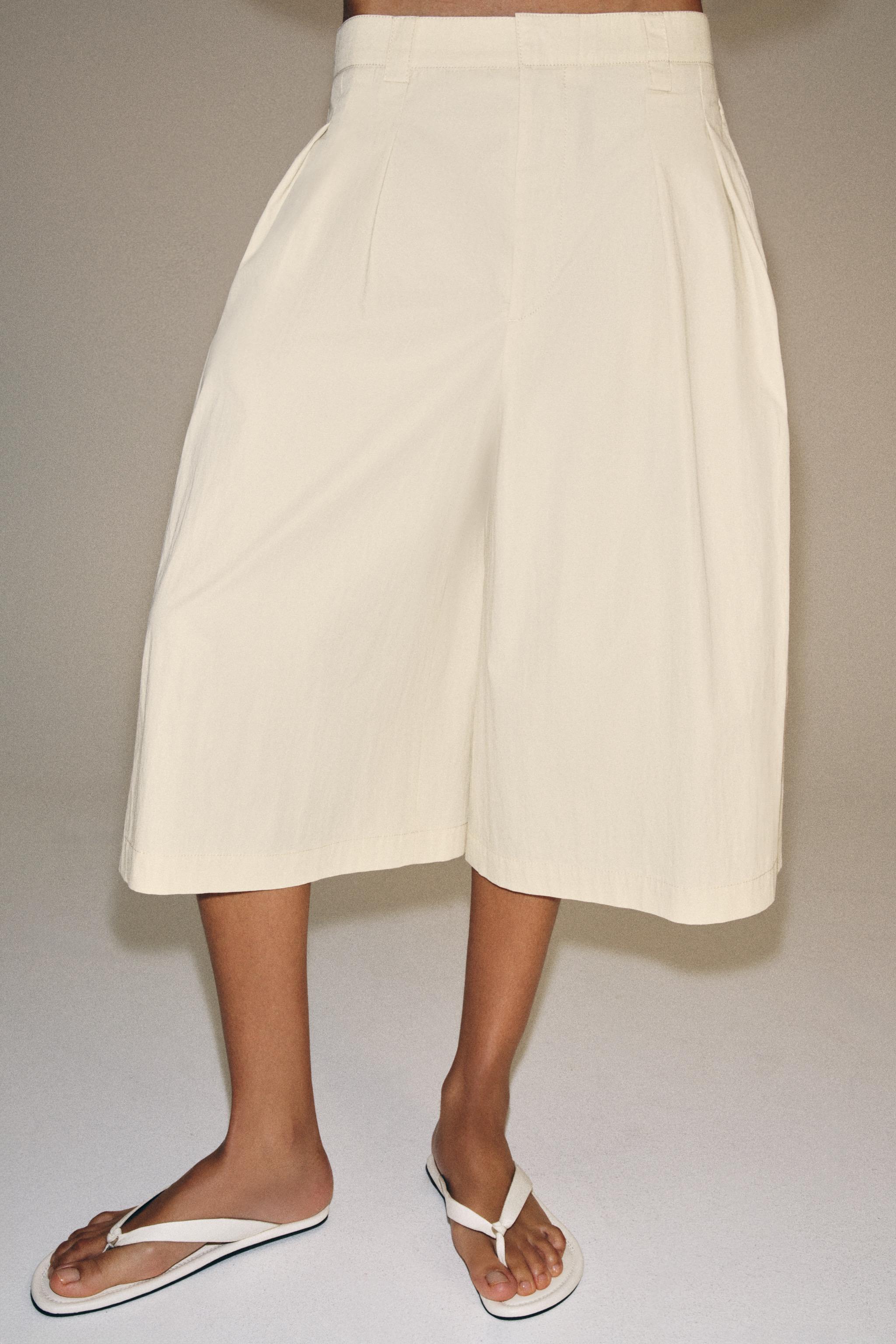 Zw Collection Pleated Bermuda Shorts - Sand - Xs