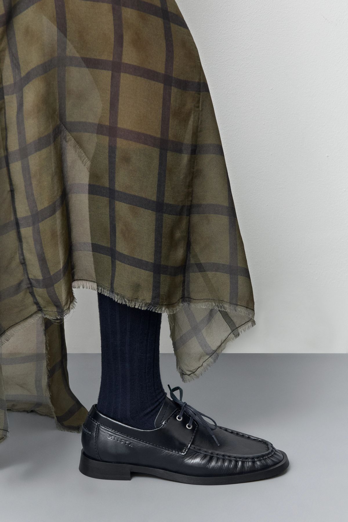 Edelira Loafers - Navy Brush Off Leather