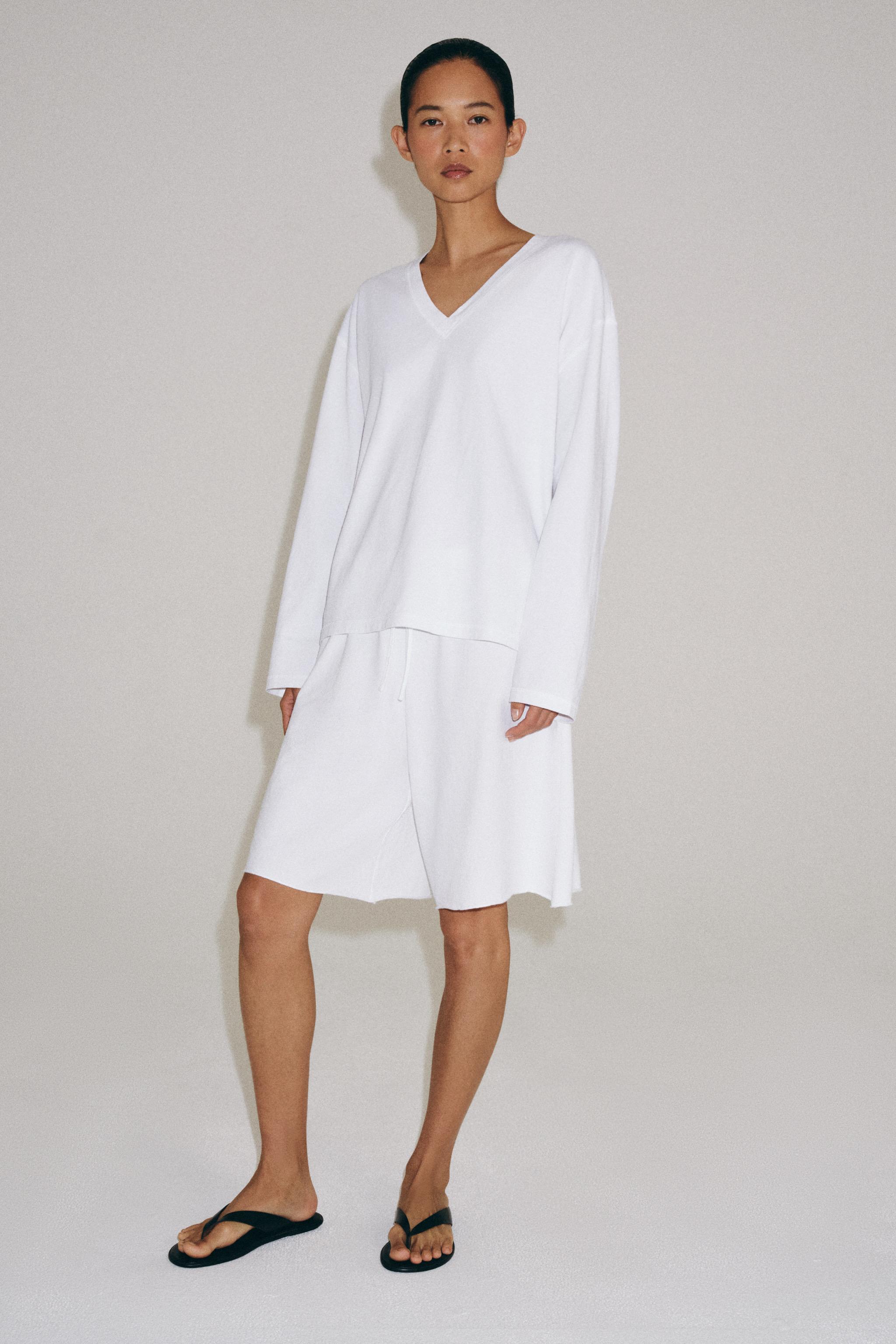 Cotton V-Neck T-Shirt - White - S
