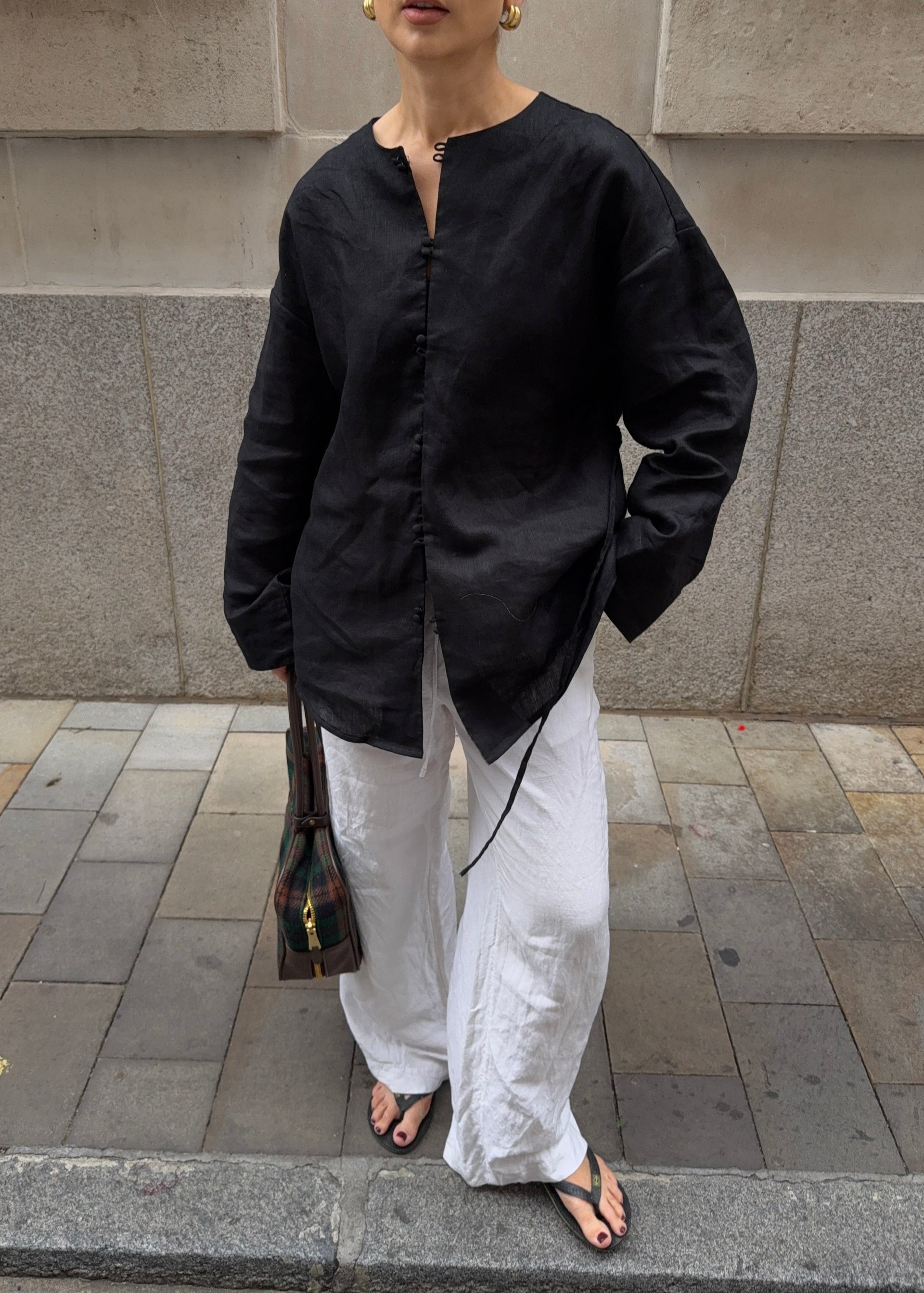 The Daphne Shirt in Black - S