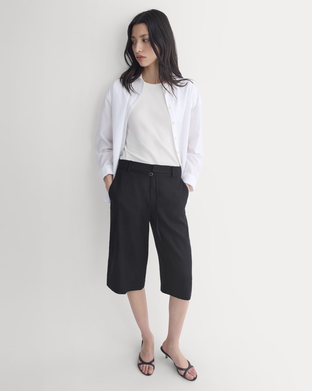 Long Tailored Short in Stretch Linen | Black - 00