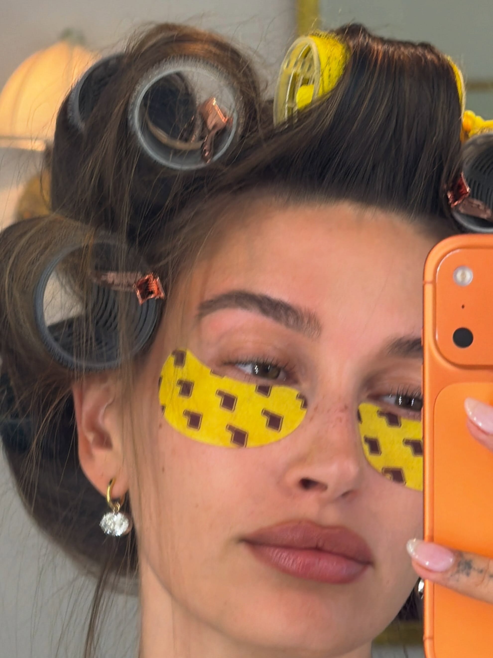 Hailey Bieber wearing brown lipstick
