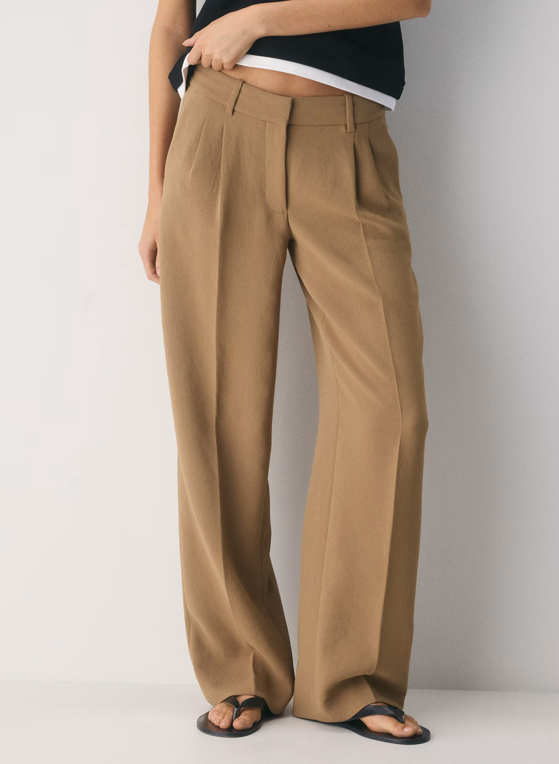 Aritzia, The Effortless Pants Lo-Rise Crepette
