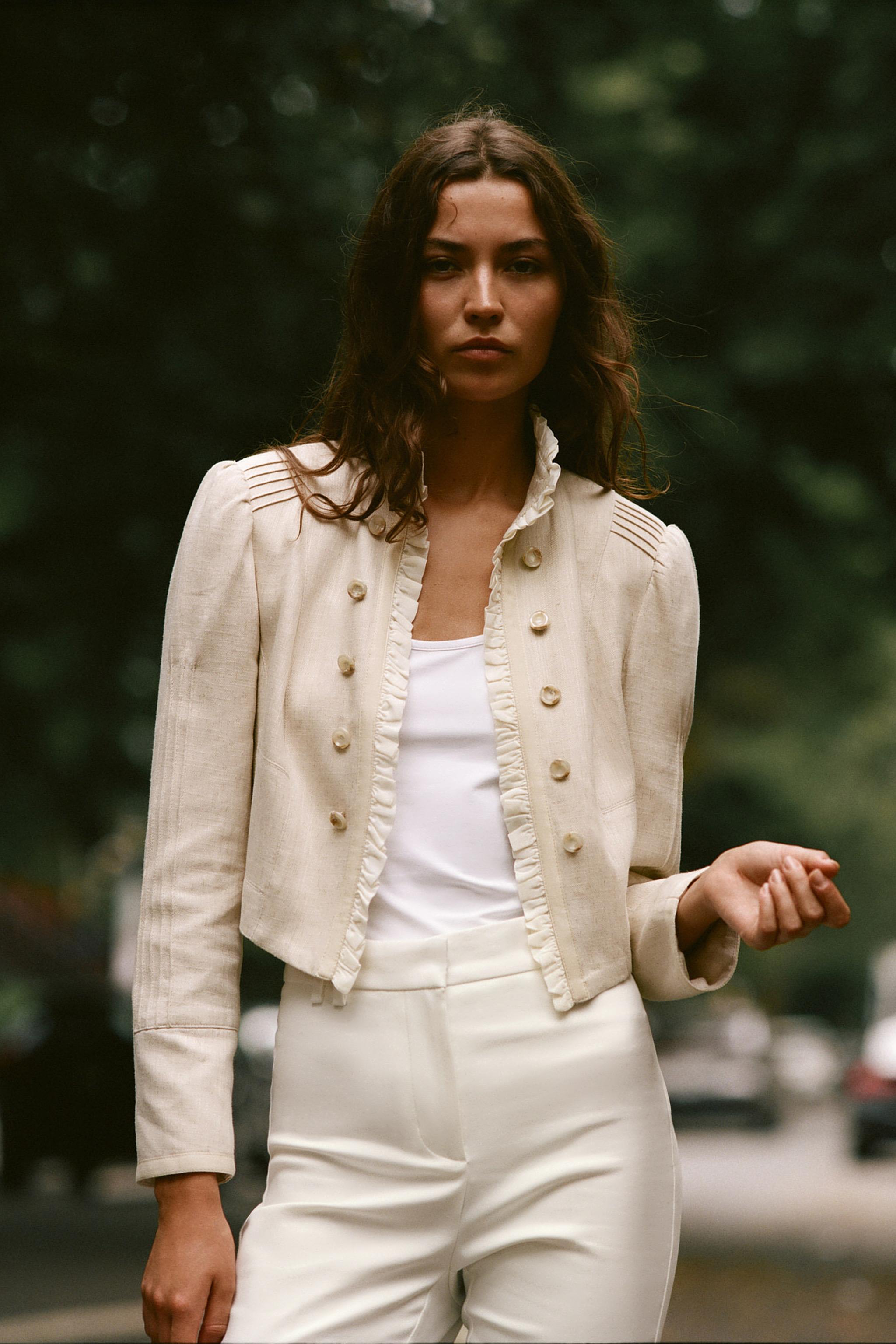 Short Ruffled Blazer - Light Beige - Xs
