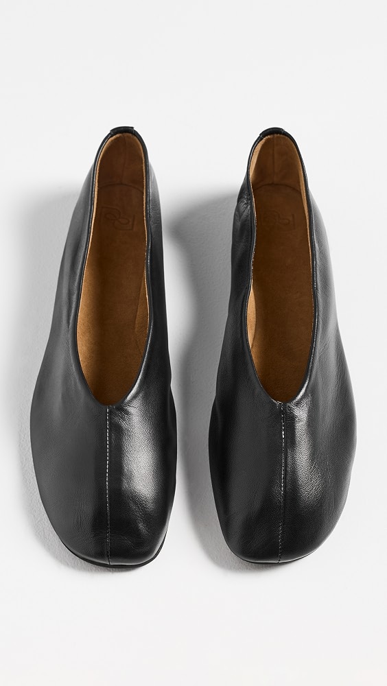 Blaine Flats - Black Leather