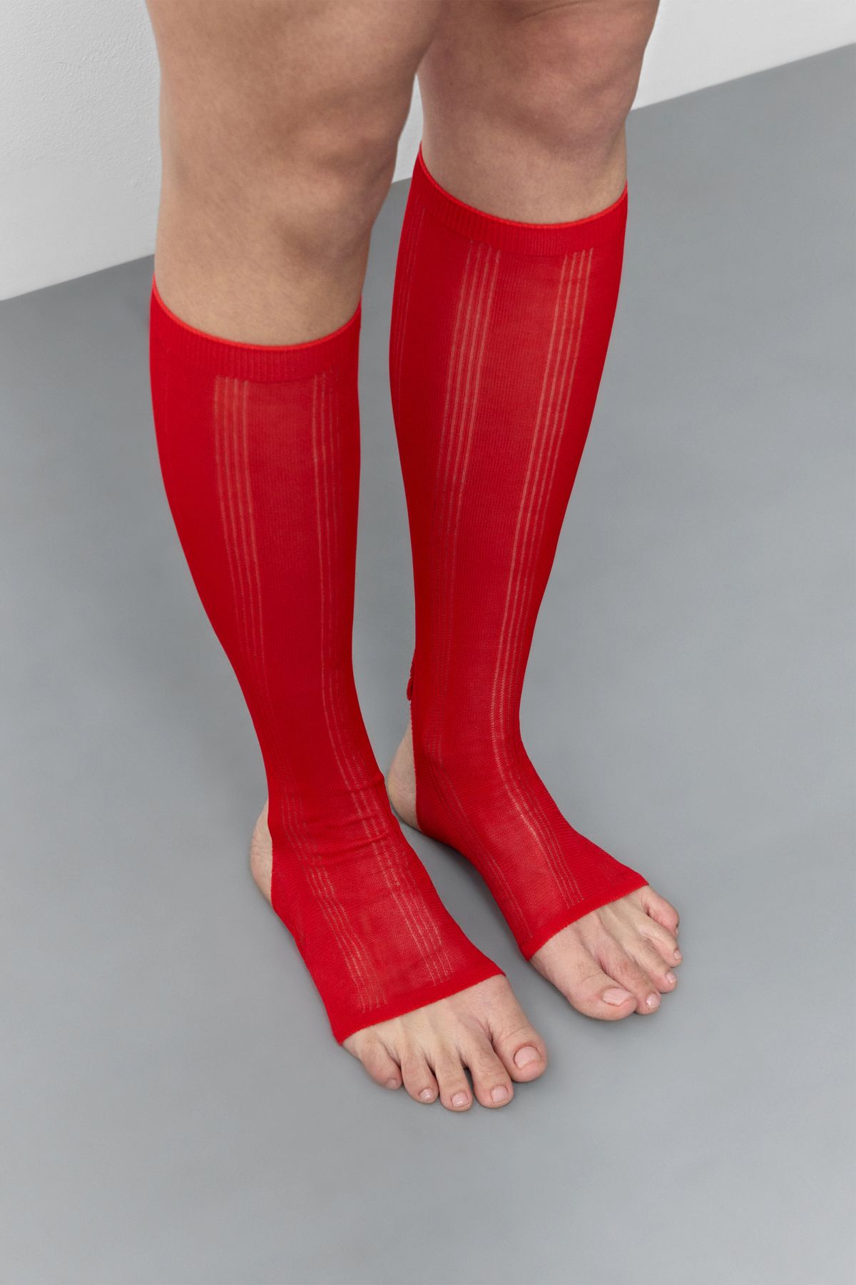 Trin Socks - Red Ribbed Knit
