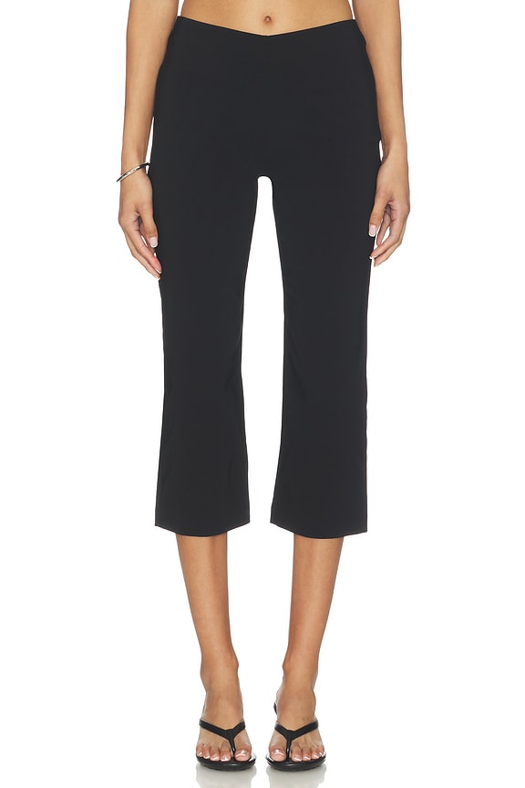 Elora Capri