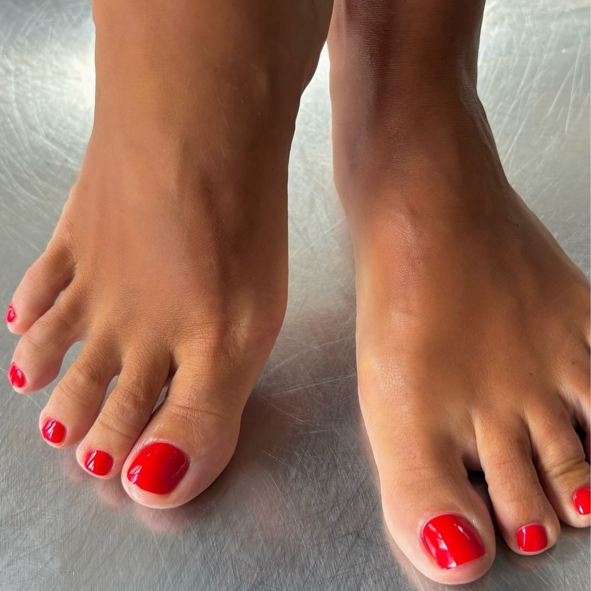 summer autumn transition colour pedicure trends 2026