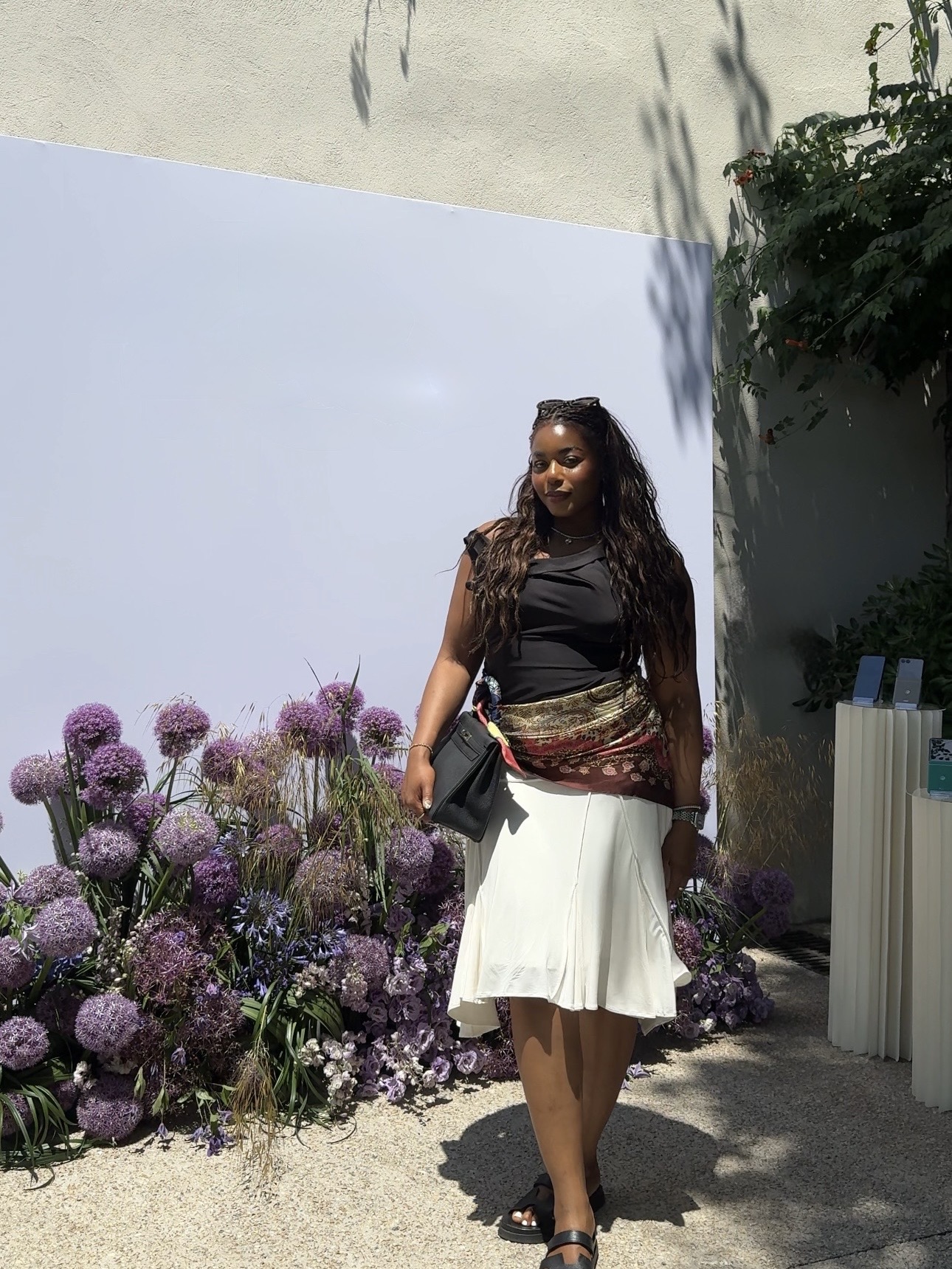 Kaye Bassey wearing the top summer accessories.