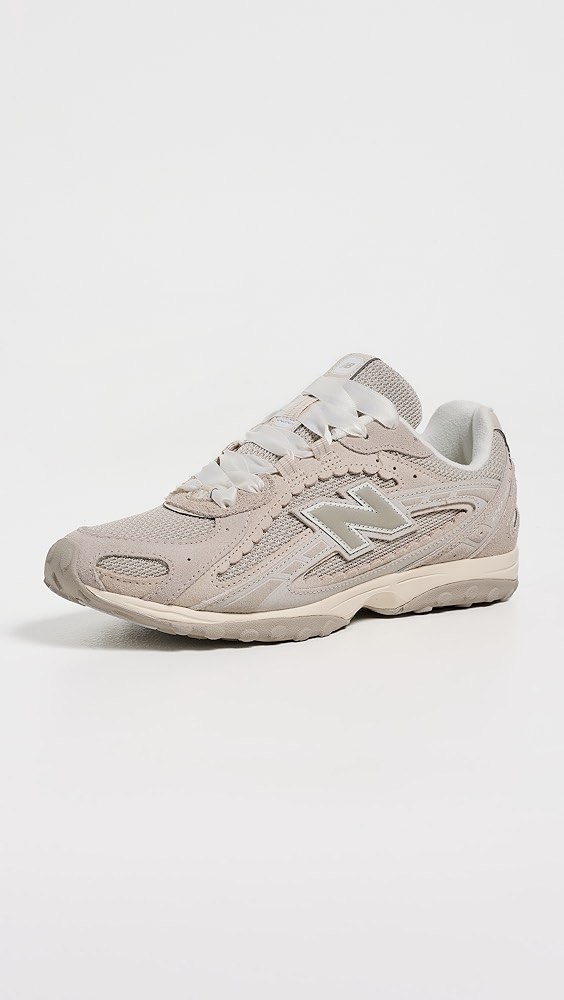 204l Sneakers - White/beige