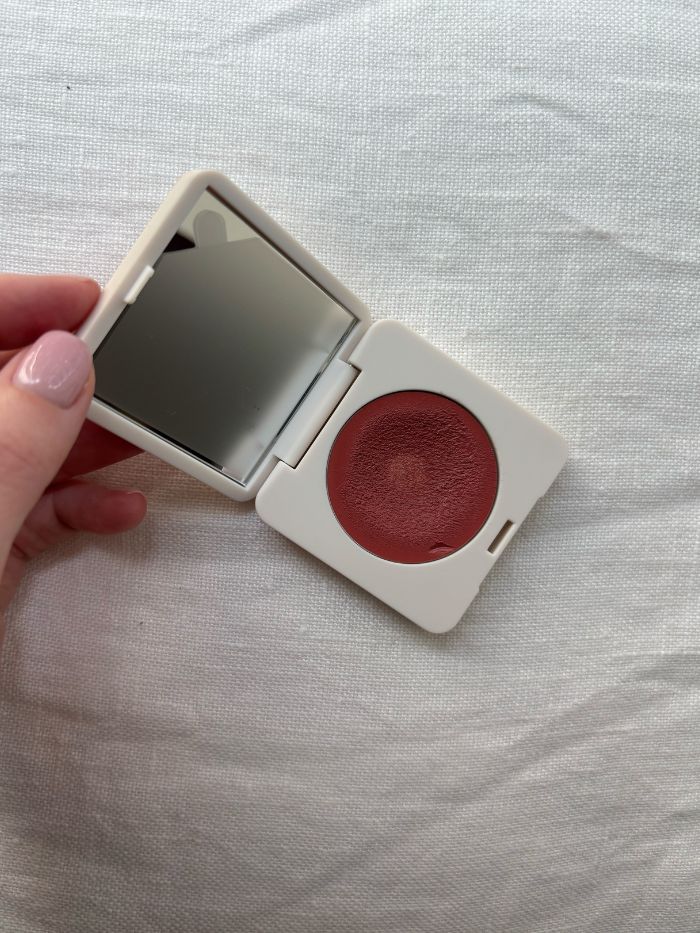 A picture of the Summer Fridays cream blusher
