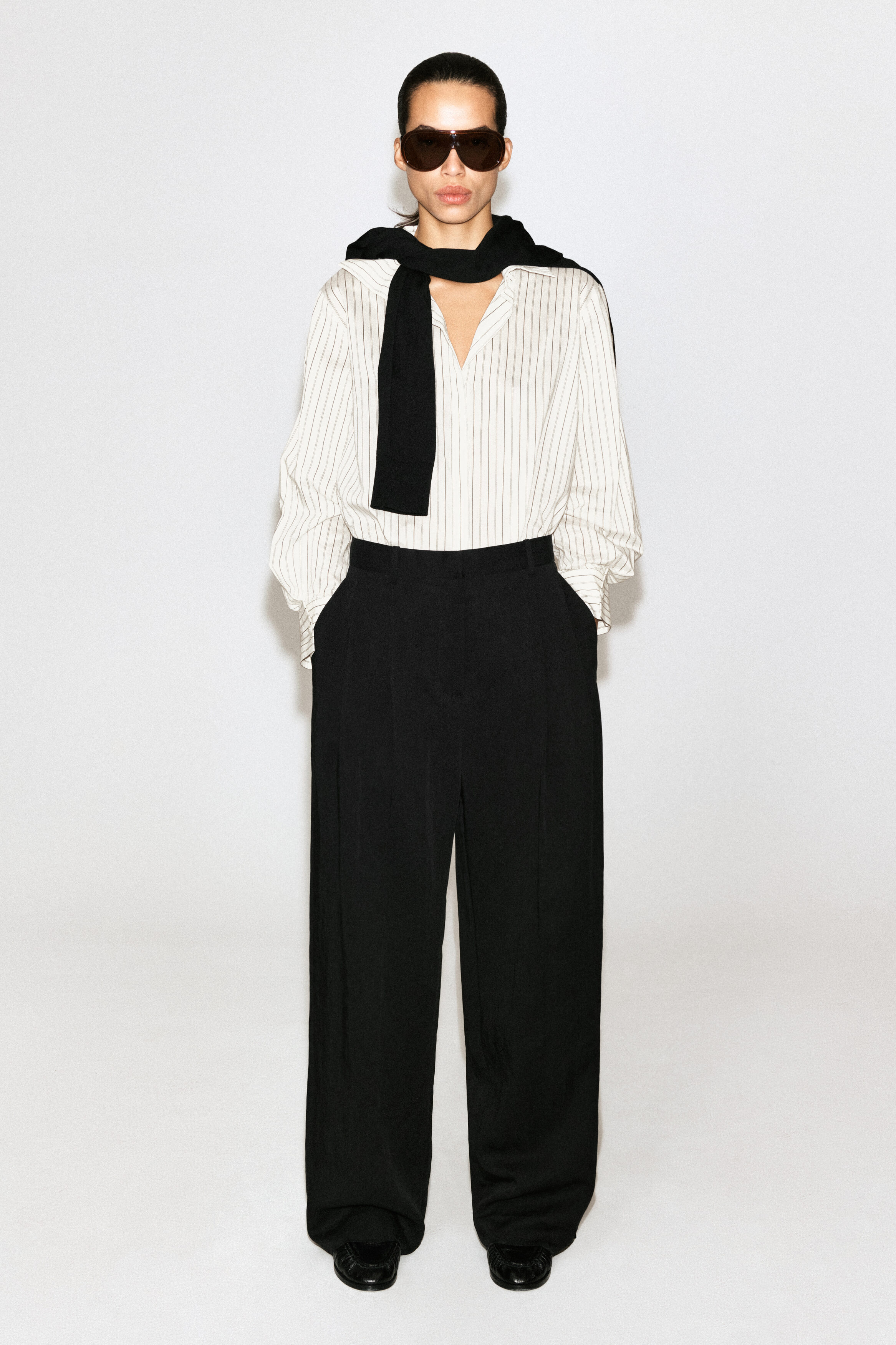 Relaxed Fluid Wide-Leg Trousers