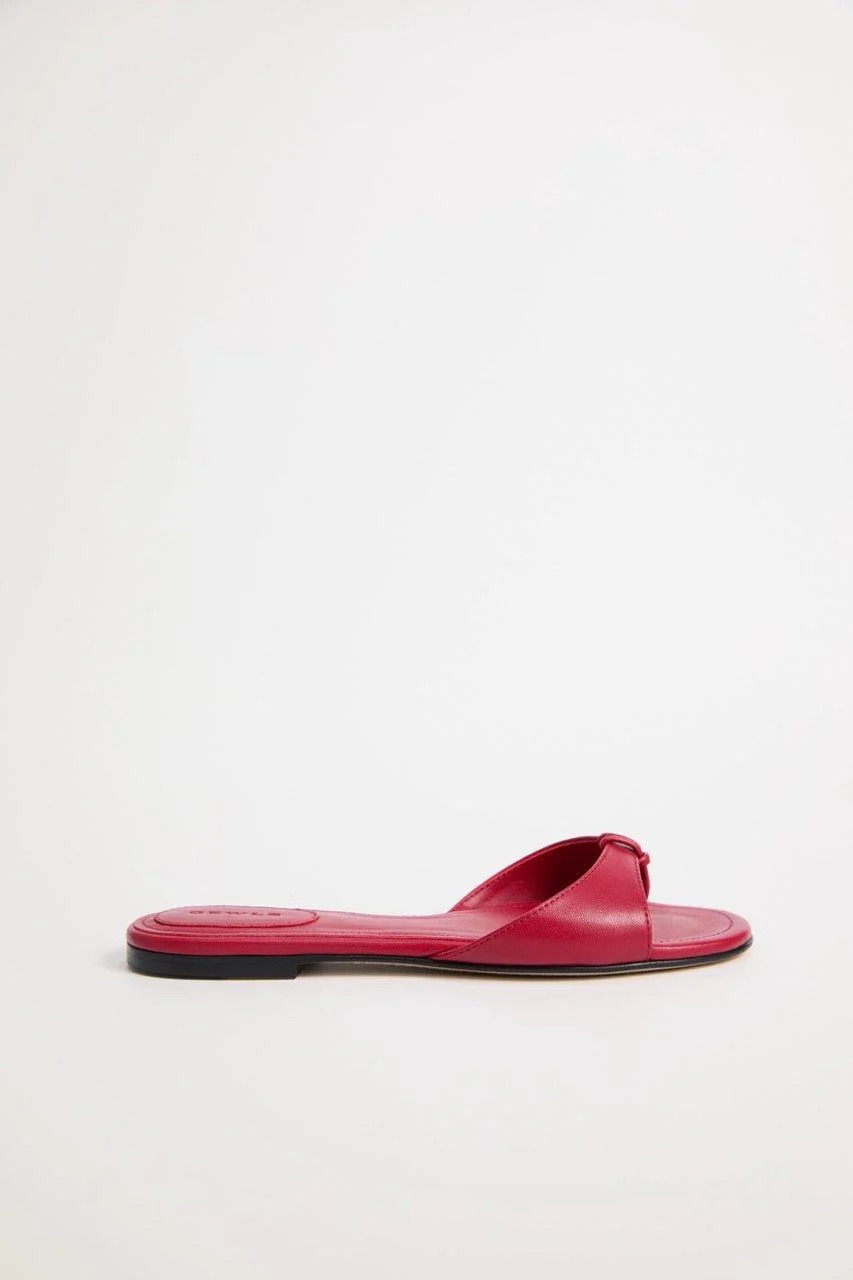 Gewls, Chiara Flats