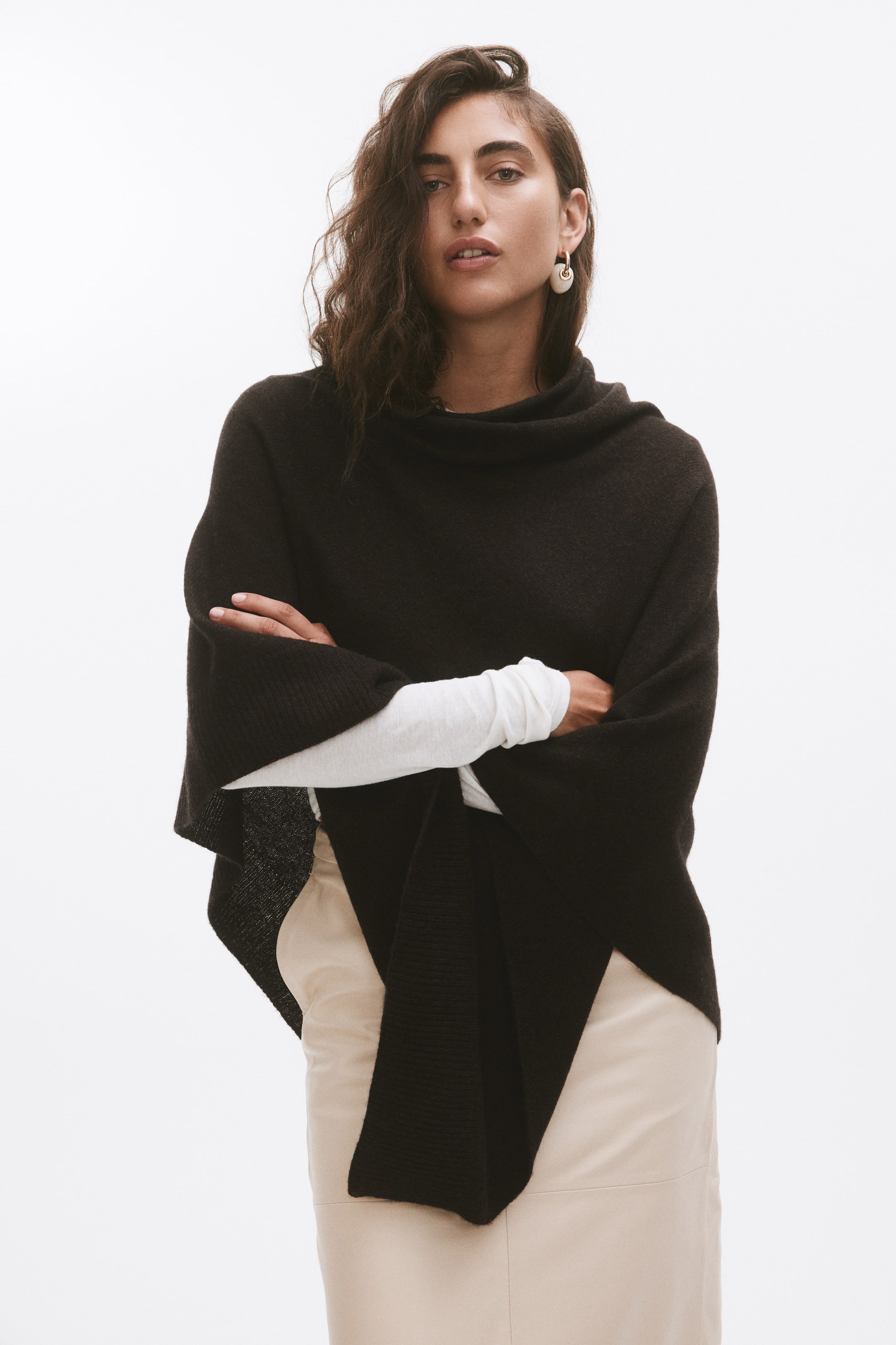 Fine-Knit Cashmere-Blend Cape