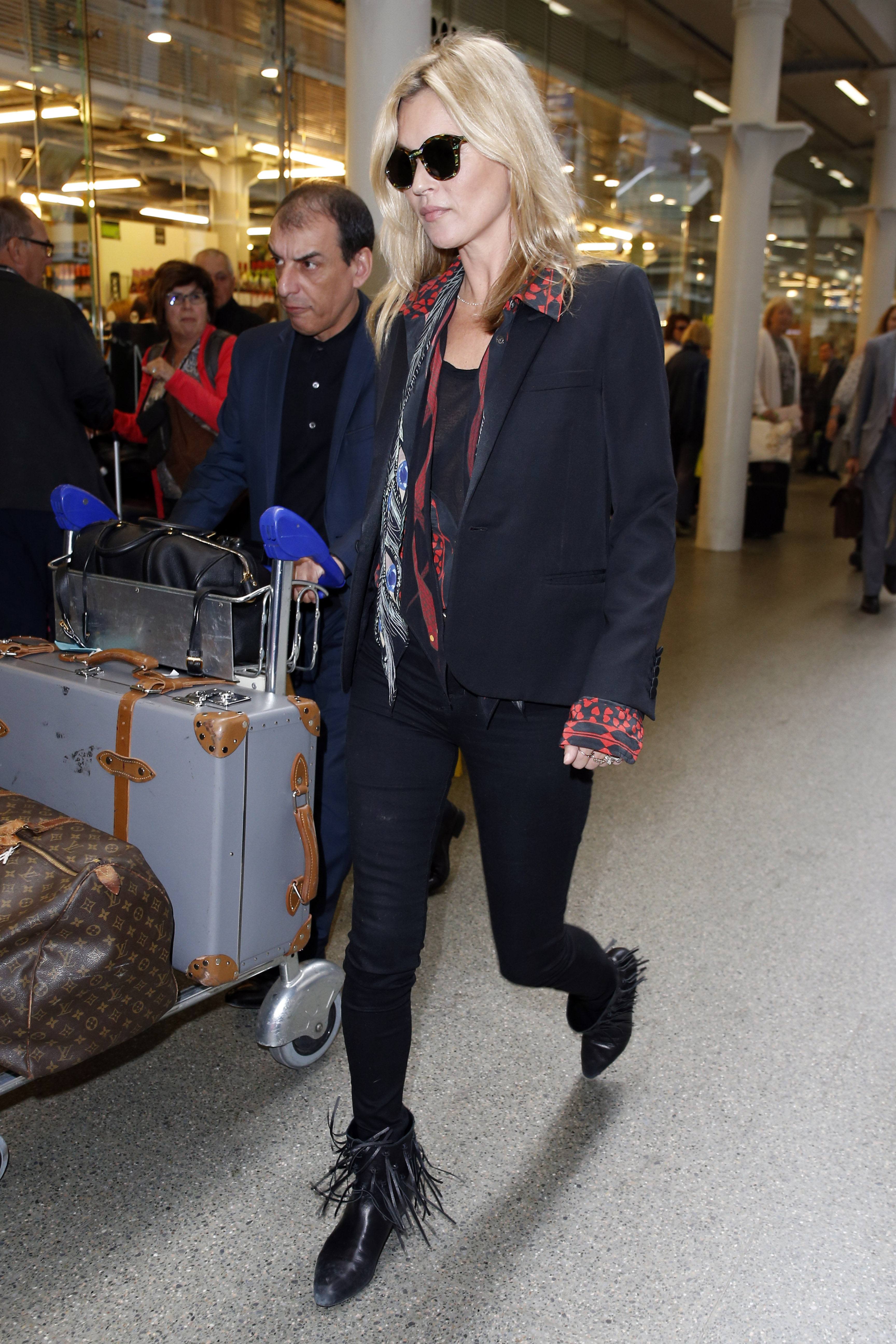 LONDON, UNITED KINGDOM - JUNE 24:  Kate Moss seen arriving at St Pancras station after visiting Paris on the Eurostar on June 24, 2015 in London, England. Photo by Neil Mockford/Alex Huckle/GC Images)