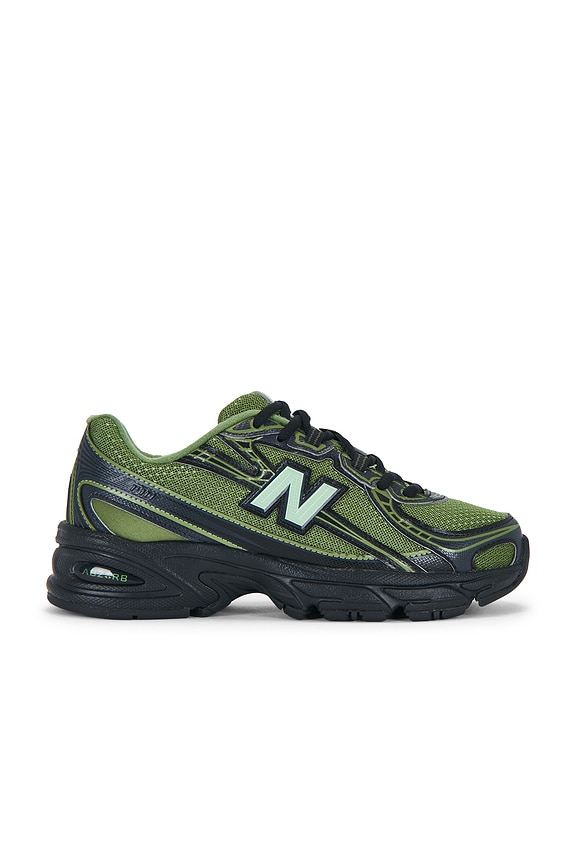 740 Sneaker