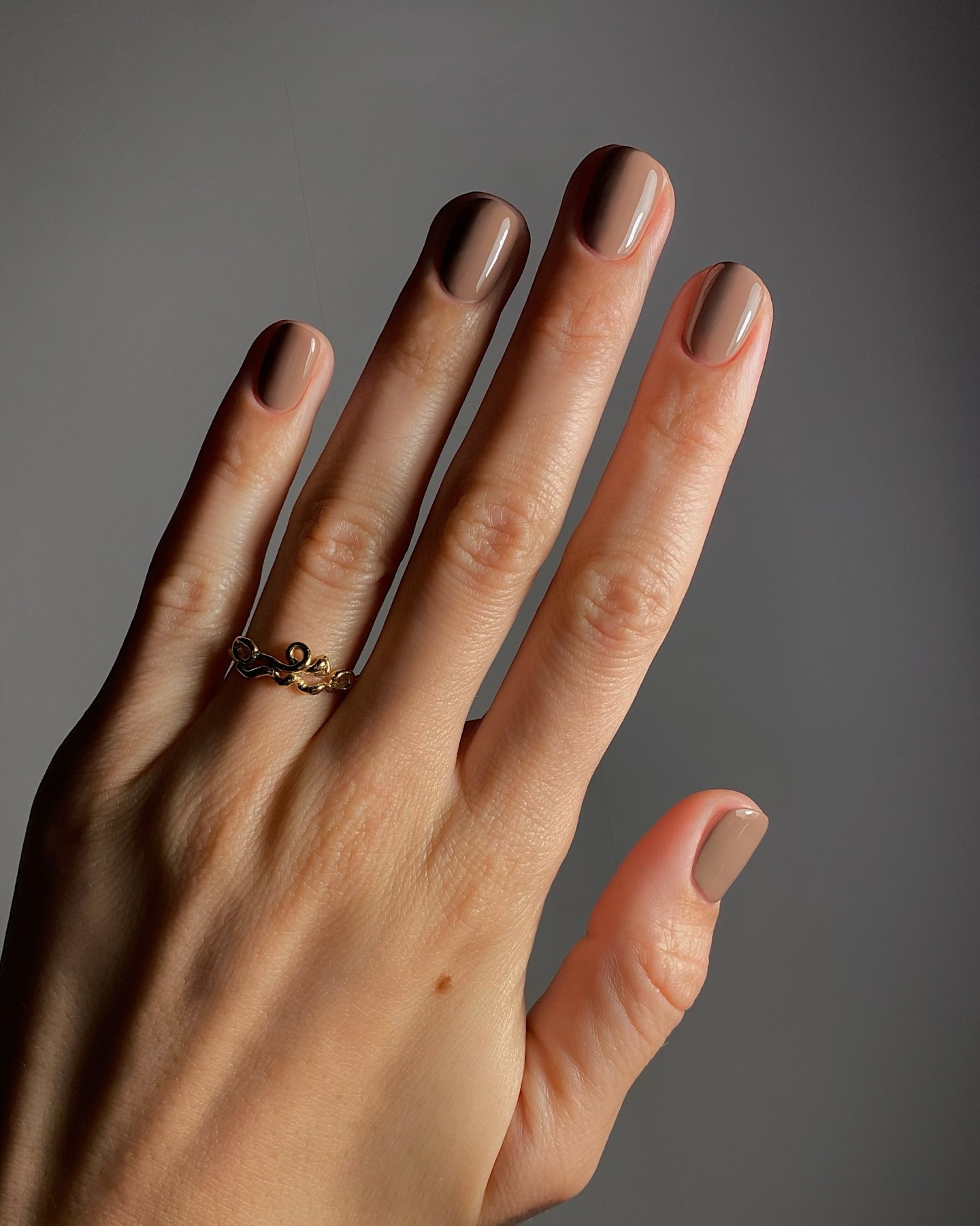 nail colours for august 2026
