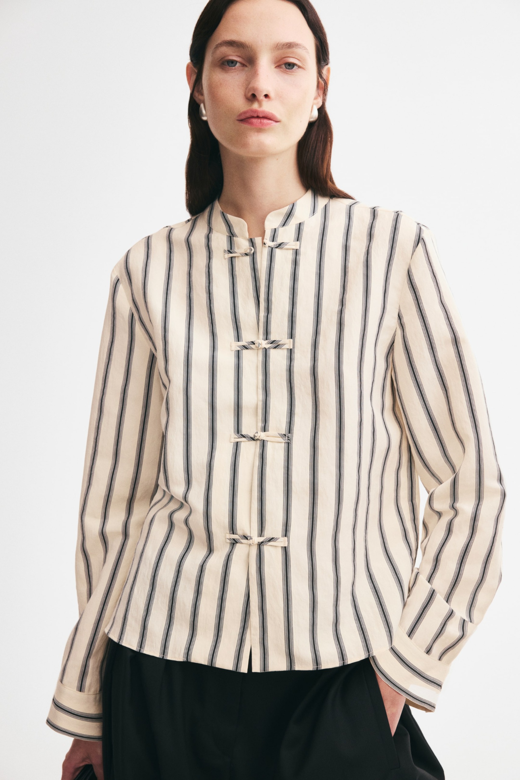 Knot-Button Shirt