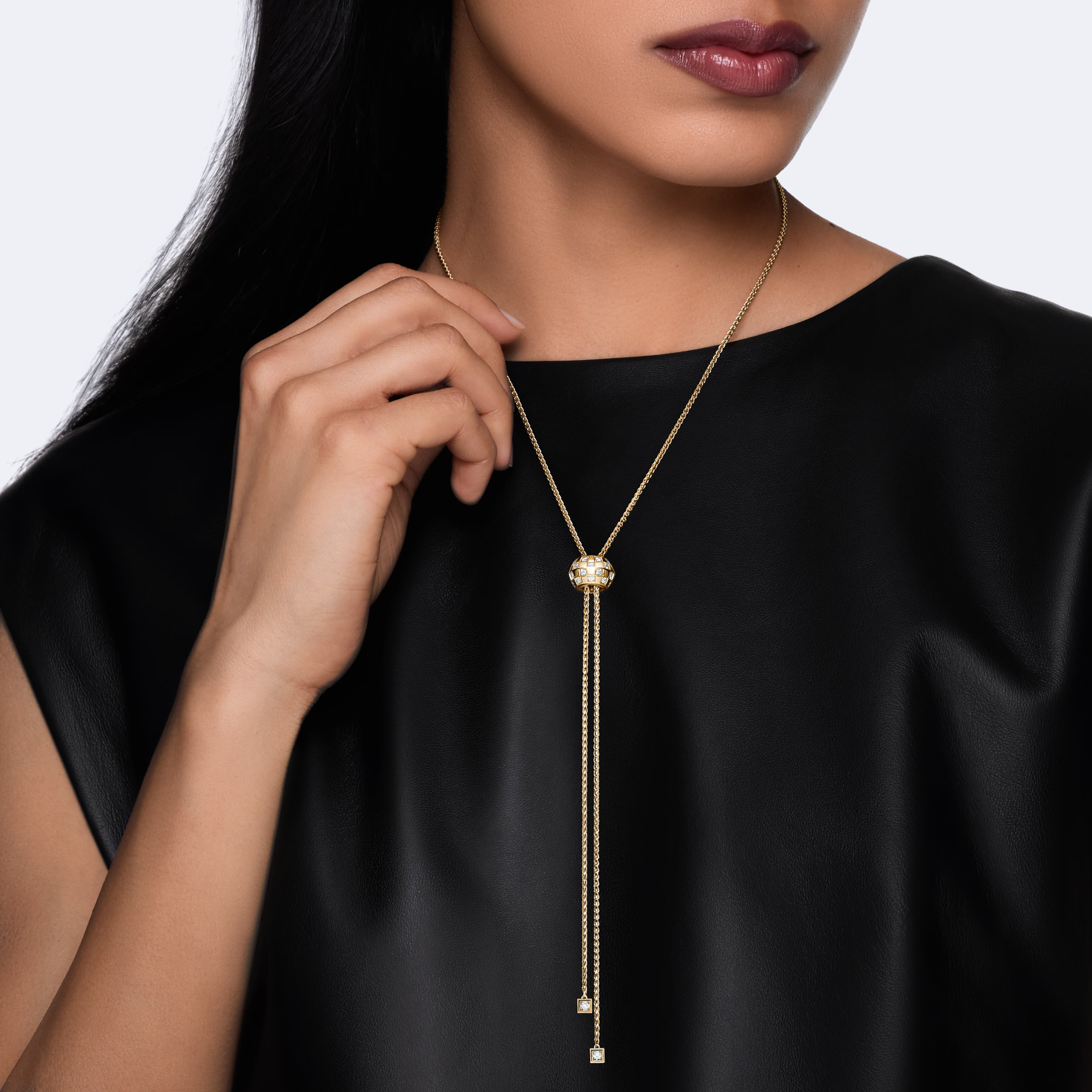 Louis Vuitton, Le Damier de Louis Vuitton Long Pendant, Yellow Gold and Diamonds